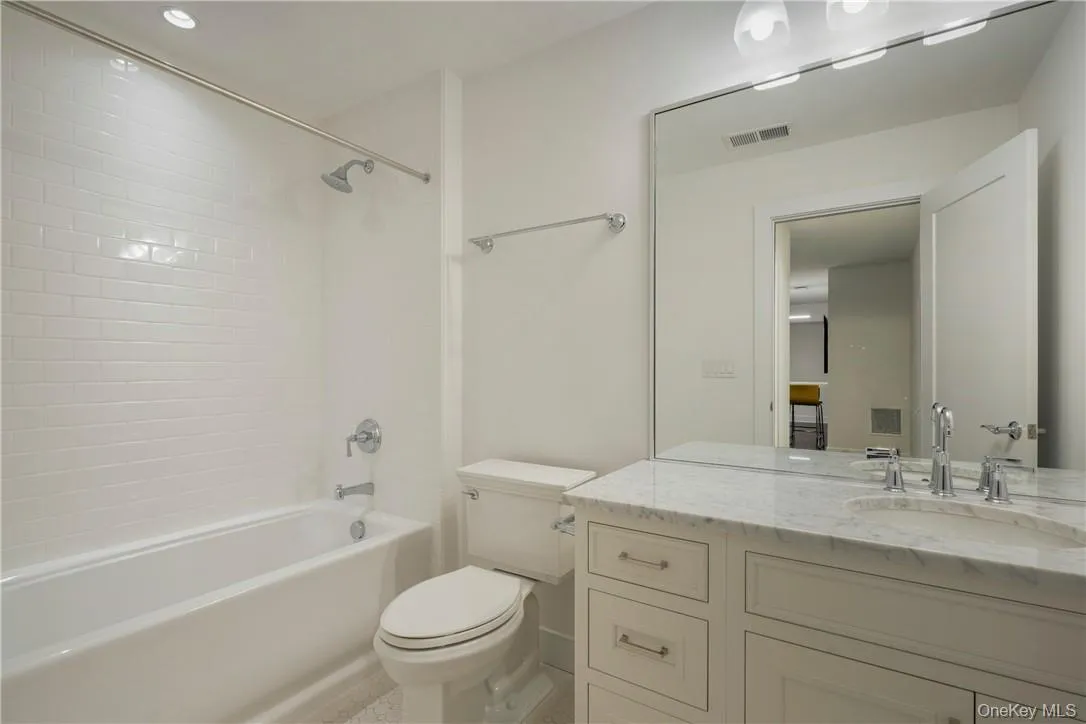 Lower-Level Bath Lower-Level Bath