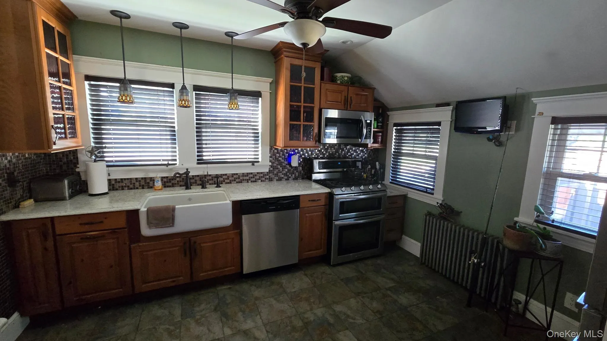 61 Highland Avenue, Brookhaven, NY, 3 Bedrooms Bedrooms, 6 Rooms Rooms,2 BathroomsBathrooms,Residential,For Rent,Highland,0,1024811 61 Highland Avenue, Brookhaven, NY, 3 Bedrooms Bedrooms, 6 Rooms Rooms,2 BathroomsBathrooms,Residential,For Rent,Highland,0,1024811