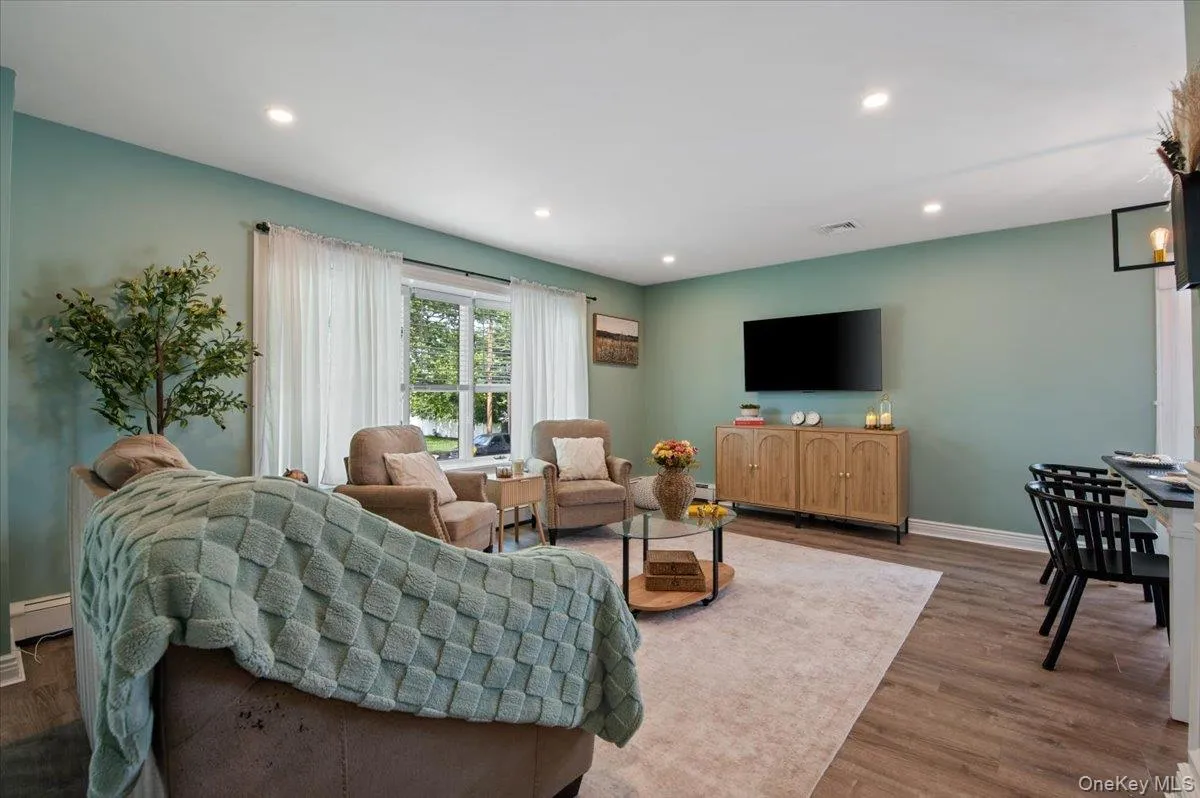 330 Granada Parkway, Babylon, NY, 4 Bedrooms Bedrooms, 9 Rooms Rooms,2 BathroomsBathrooms,Residential,For Rent,Granada,0,1024812 330 Granada Parkway, Babylon, NY, 4 Bedrooms Bedrooms, 9 Rooms Rooms,2 BathroomsBathrooms,Residential,For Rent,Granada,0,1024812