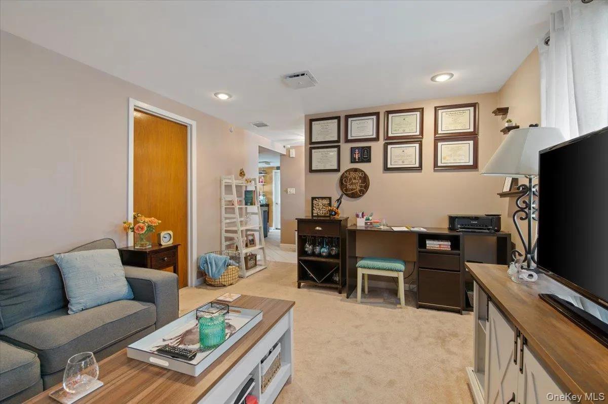 330 Granada Parkway, Babylon, NY, 4 Bedrooms Bedrooms, 9 Rooms Rooms,2 BathroomsBathrooms,Residential,For Rent,Granada,0,1024812 330 Granada Parkway, Babylon, NY, 4 Bedrooms Bedrooms, 9 Rooms Rooms,2 BathroomsBathrooms,Residential,For Rent,Granada,0,1024812