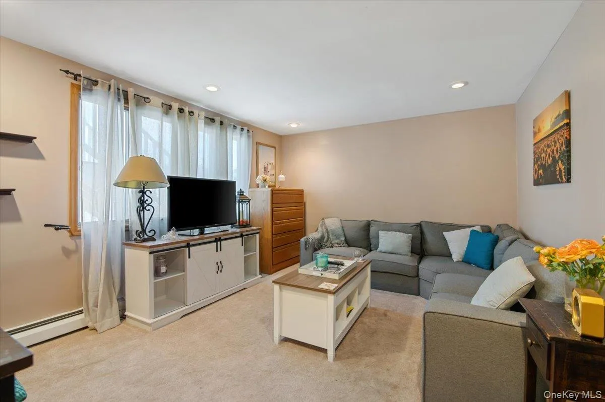 330 Granada Parkway, Babylon, NY, 4 Bedrooms Bedrooms, 9 Rooms Rooms,2 BathroomsBathrooms,Residential,For Rent,Granada,0,1024812 330 Granada Parkway, Babylon, NY, 4 Bedrooms Bedrooms, 9 Rooms Rooms,2 BathroomsBathrooms,Residential,For Rent,Granada,0,1024812