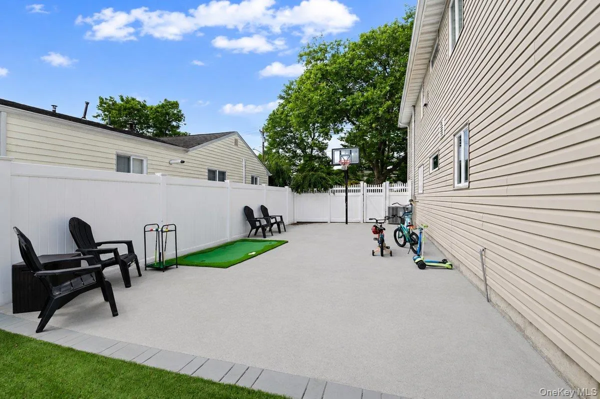 330 Granada Parkway, Babylon, NY, 4 Bedrooms Bedrooms, 9 Rooms Rooms,2 BathroomsBathrooms,Residential,For Rent,Granada,0,1024812 330 Granada Parkway, Babylon, NY, 4 Bedrooms Bedrooms, 9 Rooms Rooms,2 BathroomsBathrooms,Residential,For Rent,Granada,0,1024812