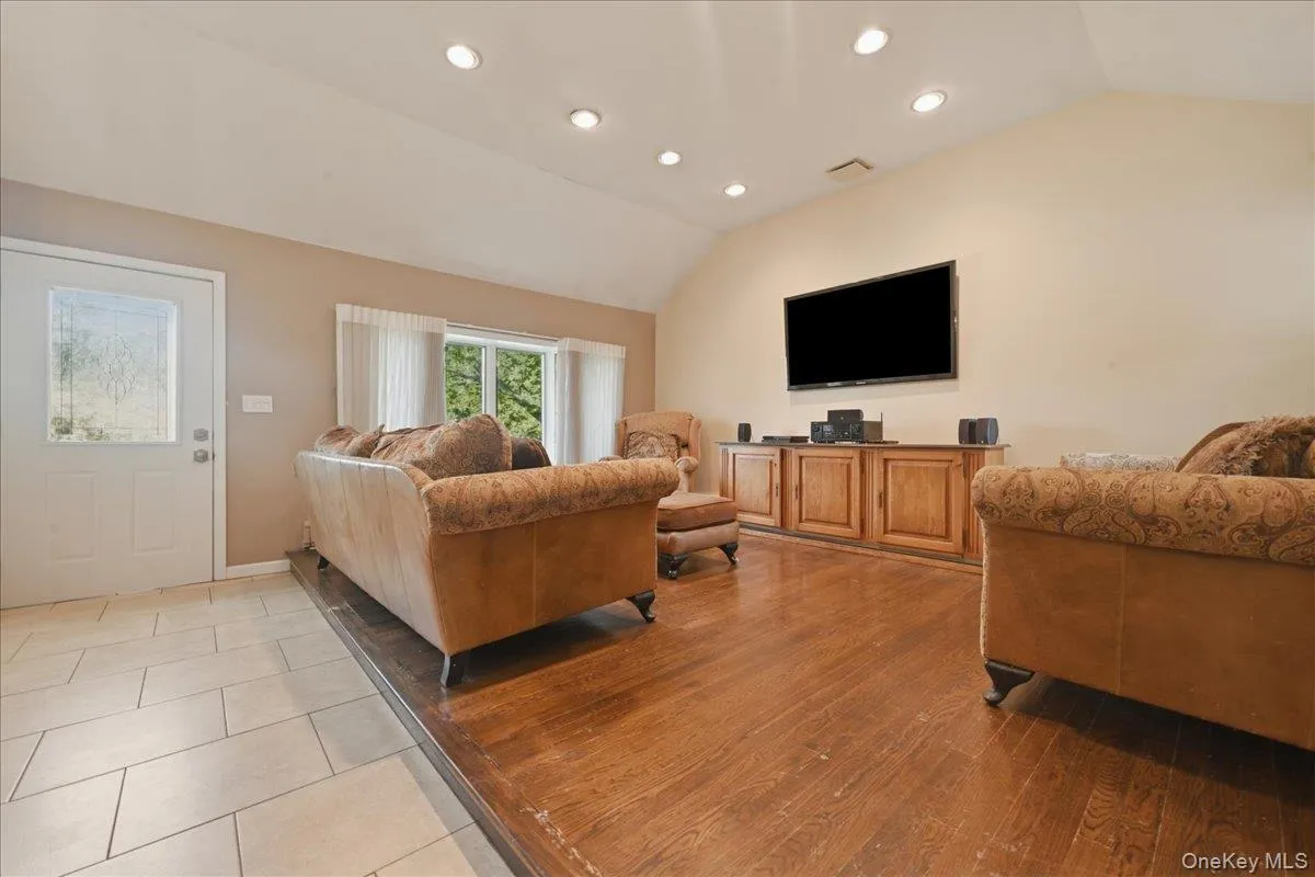 1279 Paul Street, Hempstead, NY, 3 Bedrooms Bedrooms, 7 Rooms Rooms,1 BathroomBathrooms,Residential,For Rent,Paul,0,1024825 1279 Paul Street, Hempstead, NY, 3 Bedrooms Bedrooms, 7 Rooms Rooms,1 BathroomBathrooms,Residential,For Rent,Paul,0,1024825
