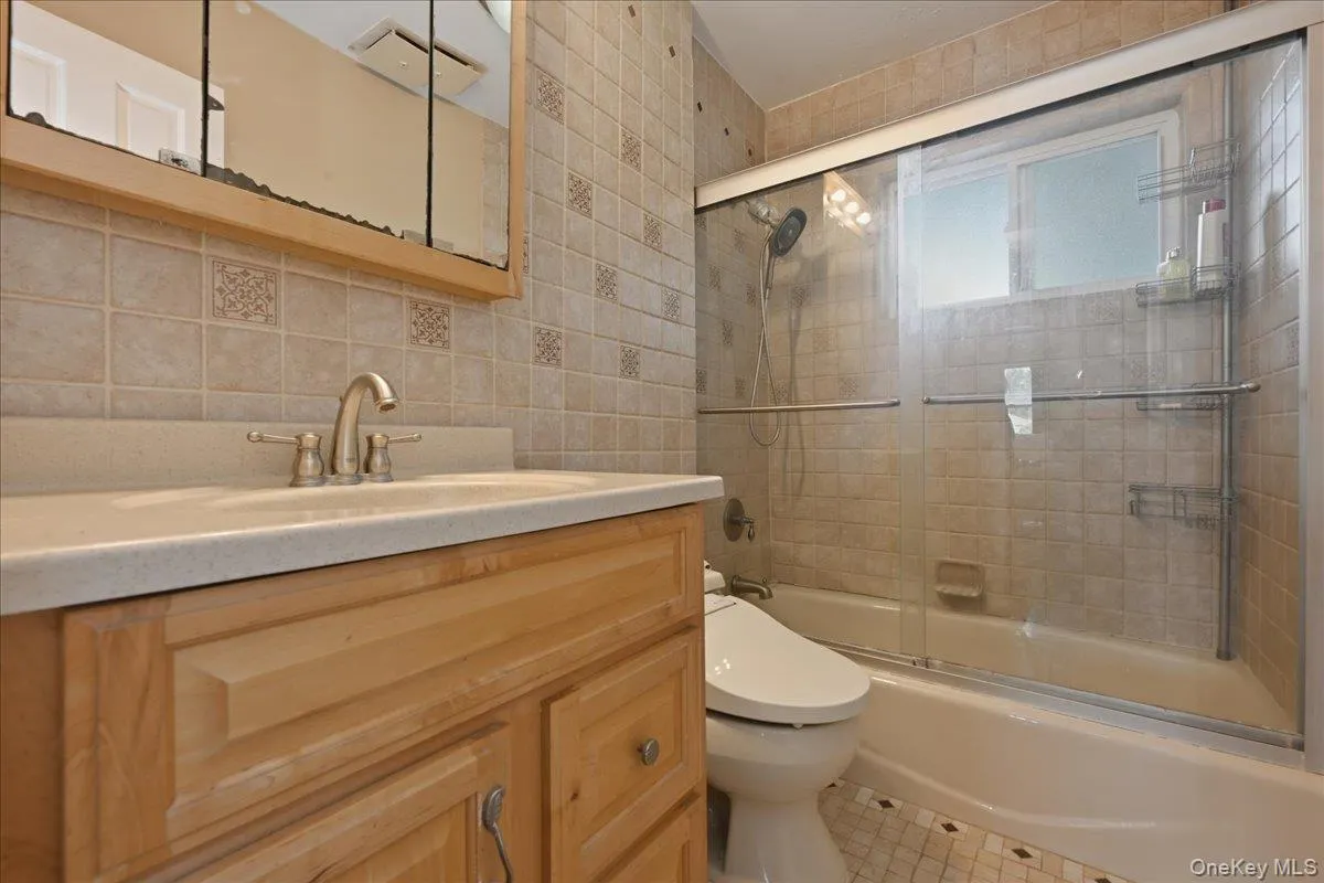1279 Paul Street, Hempstead, NY, 3 Bedrooms Bedrooms, 7 Rooms Rooms,1 BathroomBathrooms,Residential,For Rent,Paul,0,1024825 1279 Paul Street, Hempstead, NY, 3 Bedrooms Bedrooms, 7 Rooms Rooms,1 BathroomBathrooms,Residential,For Rent,Paul,0,1024825