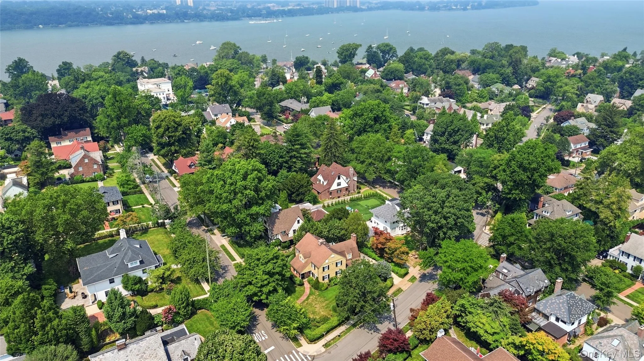 255 Manor Road, New York, NY, 5 Bedrooms Bedrooms, 9 Rooms Rooms,3 BathroomsBathrooms,Residential,For Rent,Manor,0,1024826 255 Manor Road, New York, NY, 5 Bedrooms Bedrooms, 9 Rooms Rooms,3 BathroomsBathrooms,Residential,For Rent,Manor,0,1024826