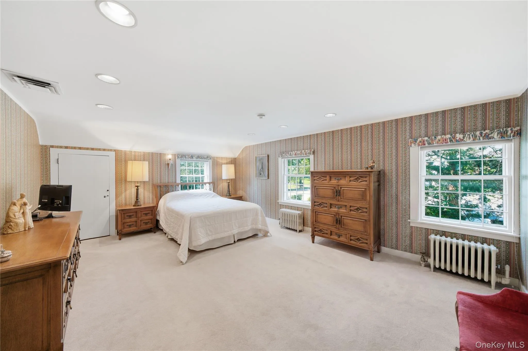 255 Manor Road, New York, NY, 5 Bedrooms Bedrooms, 9 Rooms Rooms,3 BathroomsBathrooms,Residential,For Rent,Manor,0,1024826 255 Manor Road, New York, NY, 5 Bedrooms Bedrooms, 9 Rooms Rooms,3 BathroomsBathrooms,Residential,For Rent,Manor,0,1024826