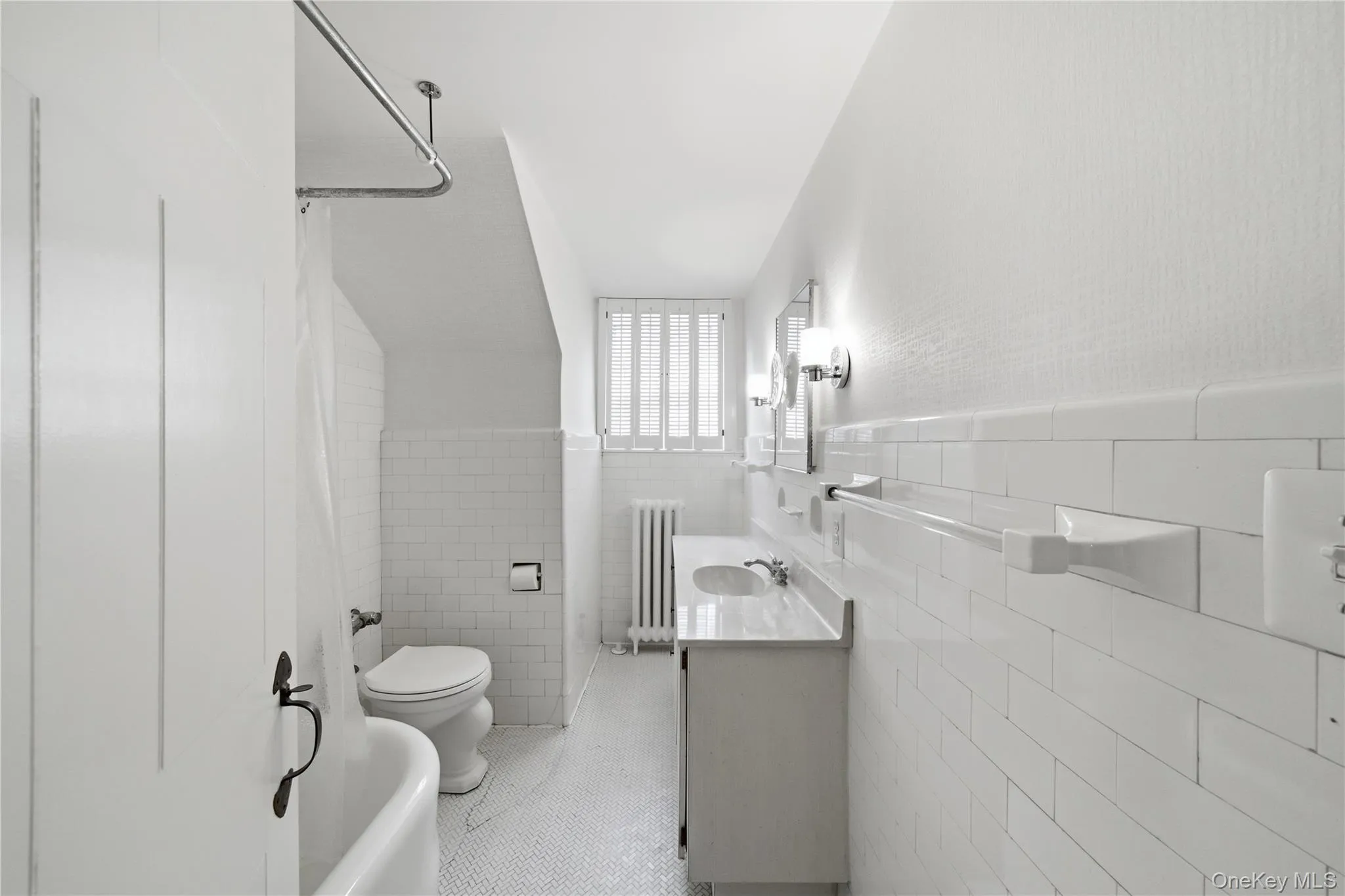 255 Manor Road, New York, NY, 5 Bedrooms Bedrooms, 9 Rooms Rooms,3 BathroomsBathrooms,Residential,For Rent,Manor,0,1024826 255 Manor Road, New York, NY, 5 Bedrooms Bedrooms, 9 Rooms Rooms,3 BathroomsBathrooms,Residential,For Rent,Manor,0,1024826