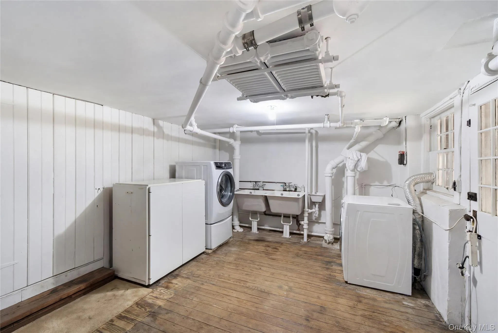 255 Manor Road, New York, NY, 5 Bedrooms Bedrooms, 9 Rooms Rooms,3 BathroomsBathrooms,Residential,For Rent,Manor,0,1024826 255 Manor Road, New York, NY, 5 Bedrooms Bedrooms, 9 Rooms Rooms,3 BathroomsBathrooms,Residential,For Rent,Manor,0,1024826