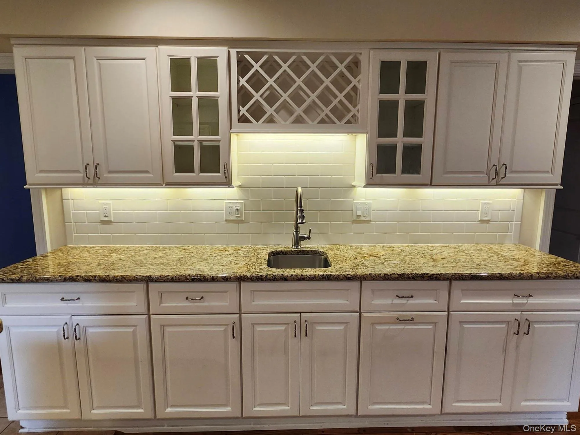 11 Smith Lane, Smithtown, NY, 4 Bedrooms Bedrooms, 9 Rooms Rooms,2 BathroomsBathrooms,Residential,For Rent,Smith,0,1024831 11 Smith Lane, Smithtown, NY, 4 Bedrooms Bedrooms, 9 Rooms Rooms,2 BathroomsBathrooms,Residential,For Rent,Smith,0,1024831