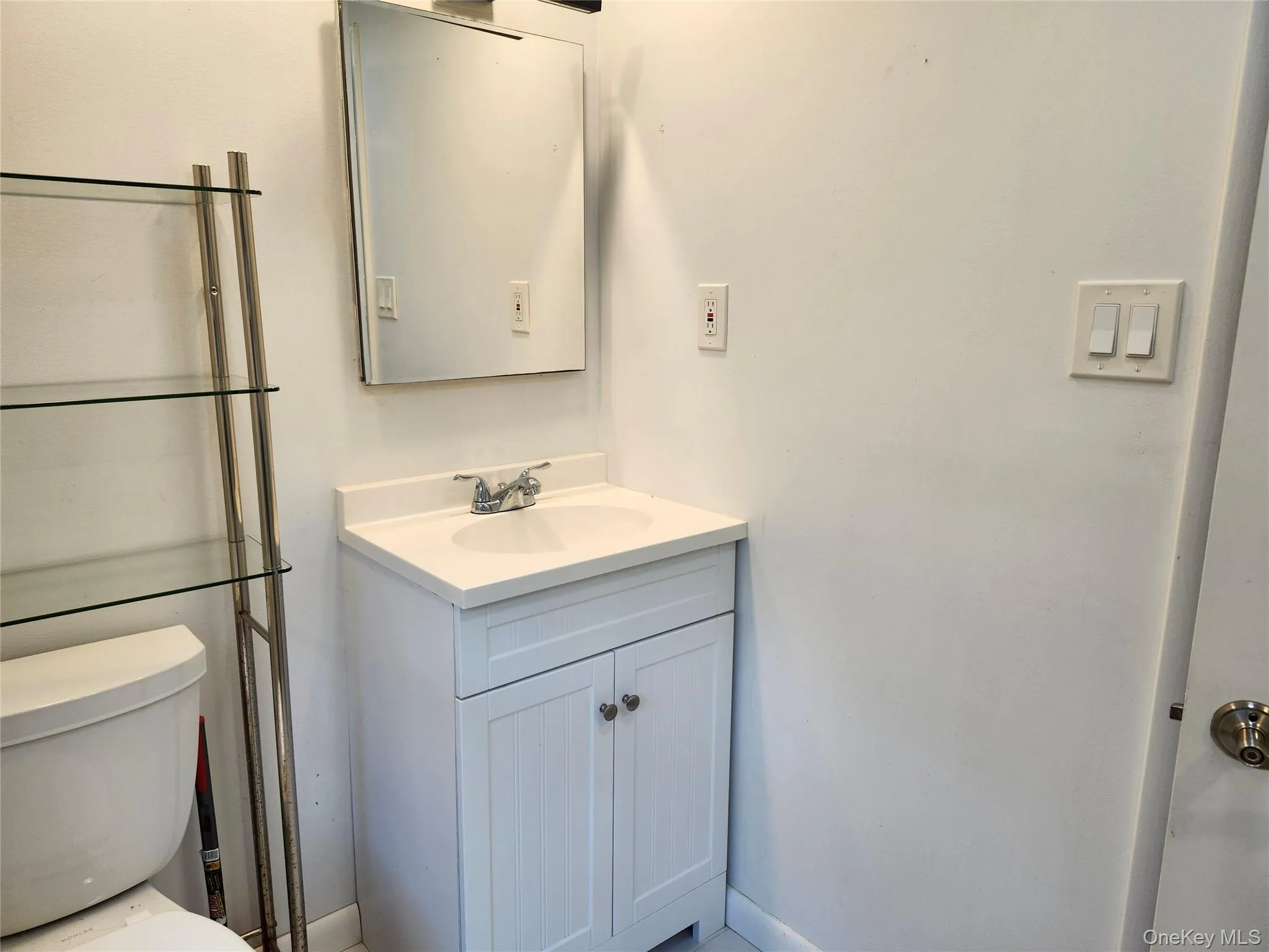 11 Smith Lane, Smithtown, NY, 4 Bedrooms Bedrooms, 9 Rooms Rooms,2 BathroomsBathrooms,Residential,For Rent,Smith,0,1024831 11 Smith Lane, Smithtown, NY, 4 Bedrooms Bedrooms, 9 Rooms Rooms,2 BathroomsBathrooms,Residential,For Rent,Smith,0,1024831