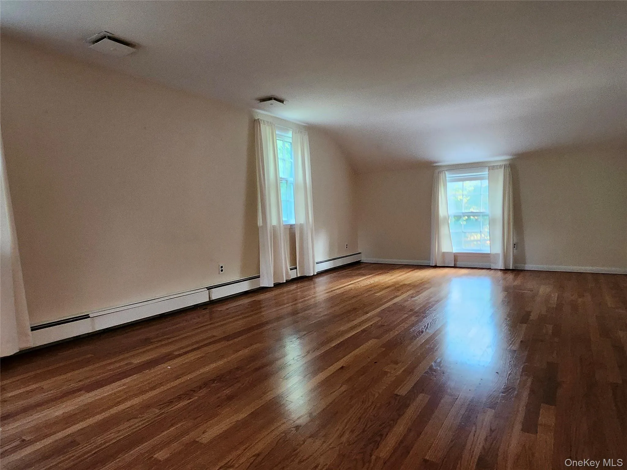 11 Smith Lane, Smithtown, NY, 4 Bedrooms Bedrooms, 9 Rooms Rooms,2 BathroomsBathrooms,Residential,For Rent,Smith,0,1024831 11 Smith Lane, Smithtown, NY, 4 Bedrooms Bedrooms, 9 Rooms Rooms,2 BathroomsBathrooms,Residential,For Rent,Smith,0,1024831