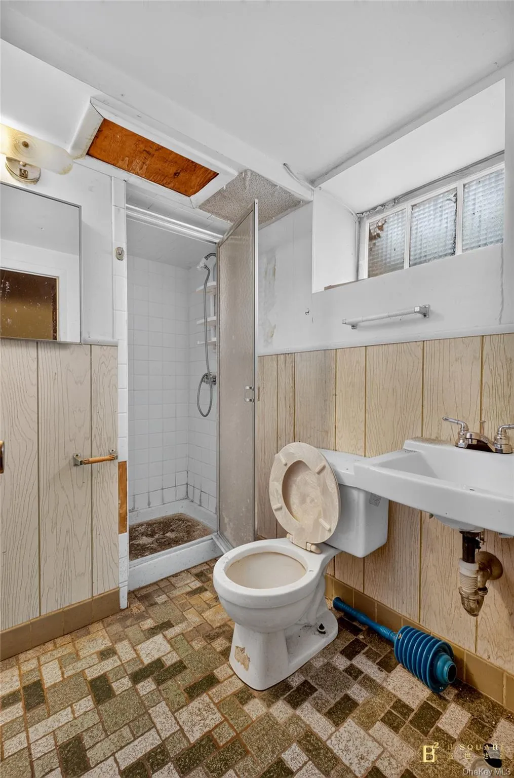5 Surrey Lane, North Hempstead, NY, 3 Bedrooms Bedrooms, 8 Rooms Rooms,3 BathroomsBathrooms,Residential,For Rent,Surrey,0,1024833 5 Surrey Lane, North Hempstead, NY, 3 Bedrooms Bedrooms, 8 Rooms Rooms,3 BathroomsBathrooms,Residential,For Rent,Surrey,0,1024833