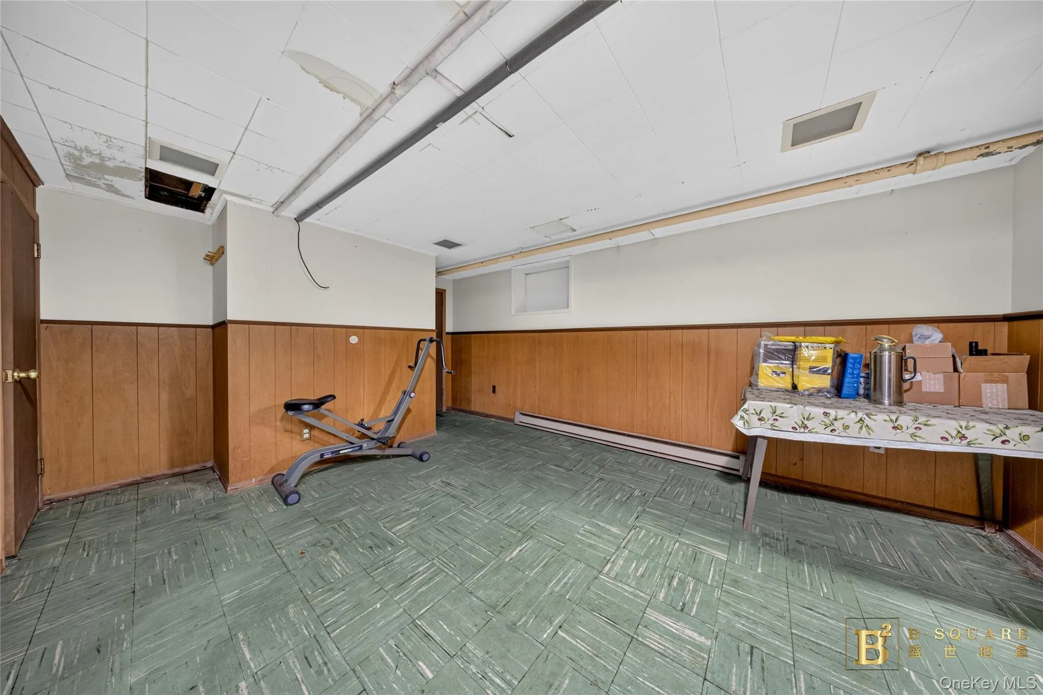 5 Surrey Lane, North Hempstead, NY, 3 Bedrooms Bedrooms, 8 Rooms Rooms,3 BathroomsBathrooms,Residential,For Rent,Surrey,0,1024833 5 Surrey Lane, North Hempstead, NY, 3 Bedrooms Bedrooms, 8 Rooms Rooms,3 BathroomsBathrooms,Residential,For Rent,Surrey,0,1024833