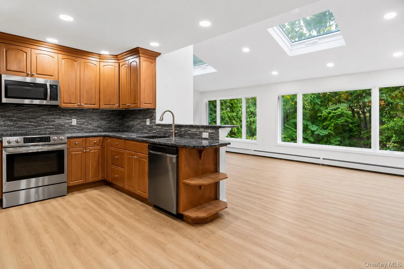 83 Shore Road, Brookhaven, NY, 4 Bedrooms Bedrooms, 11 Rooms Rooms,2 BathroomsBathrooms,Residential,For Rent,Shore,0,1024841 83 Shore Road, Brookhaven, NY, 4 Bedrooms Bedrooms, 11 Rooms Rooms,2 BathroomsBathrooms,Residential,For Rent,Shore,0,1024841