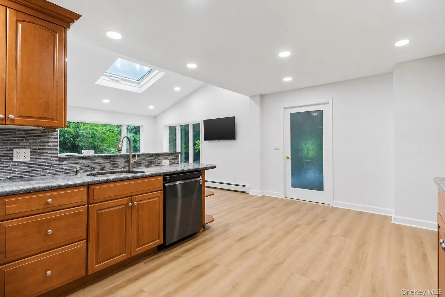 83 Shore Road, Brookhaven, NY, 4 Bedrooms Bedrooms, 11 Rooms Rooms,2 BathroomsBathrooms,Residential,For Rent,Shore,0,1024841 83 Shore Road, Brookhaven, NY, 4 Bedrooms Bedrooms, 11 Rooms Rooms,2 BathroomsBathrooms,Residential,For Rent,Shore,0,1024841