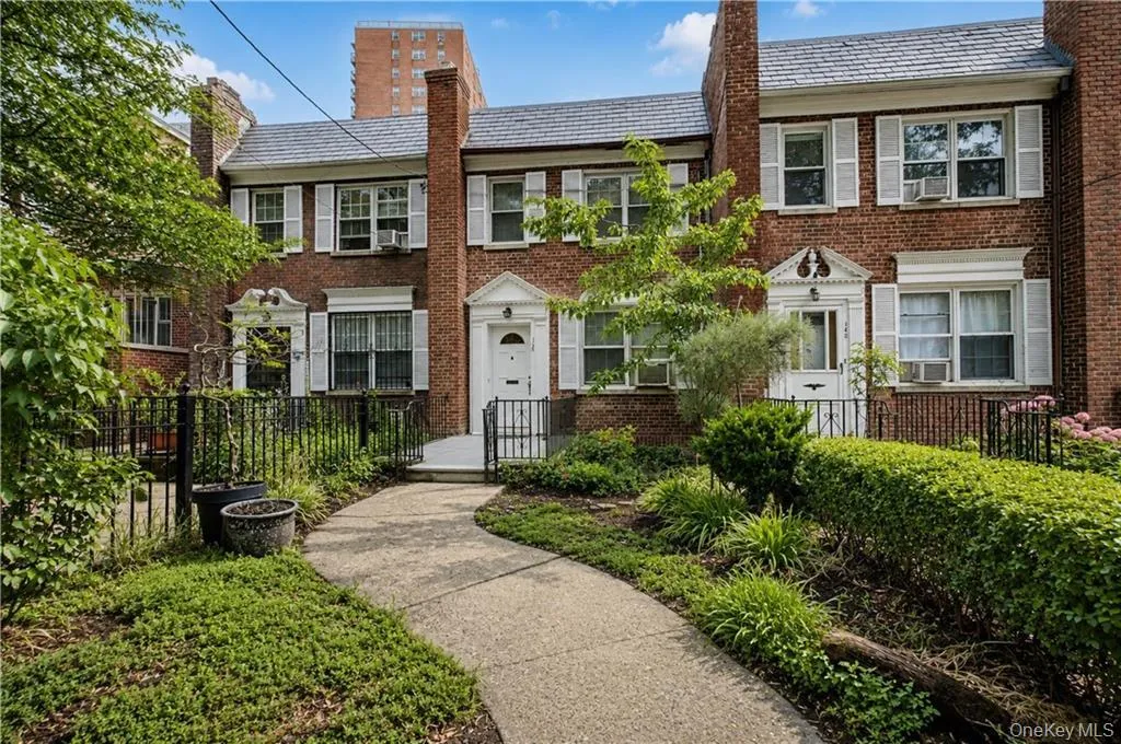 138 Van Cortlandt Park, New York, NY, 3 Bedrooms Bedrooms, 6 Rooms Rooms,2 BathroomsBathrooms,Residential,For Rent,Van Cortlandt,0,1024842 138 Van Cortlandt Park, New York, NY, 3 Bedrooms Bedrooms, 6 Rooms Rooms,2 BathroomsBathrooms,Residential,For Rent,Van Cortlandt,0,1024842