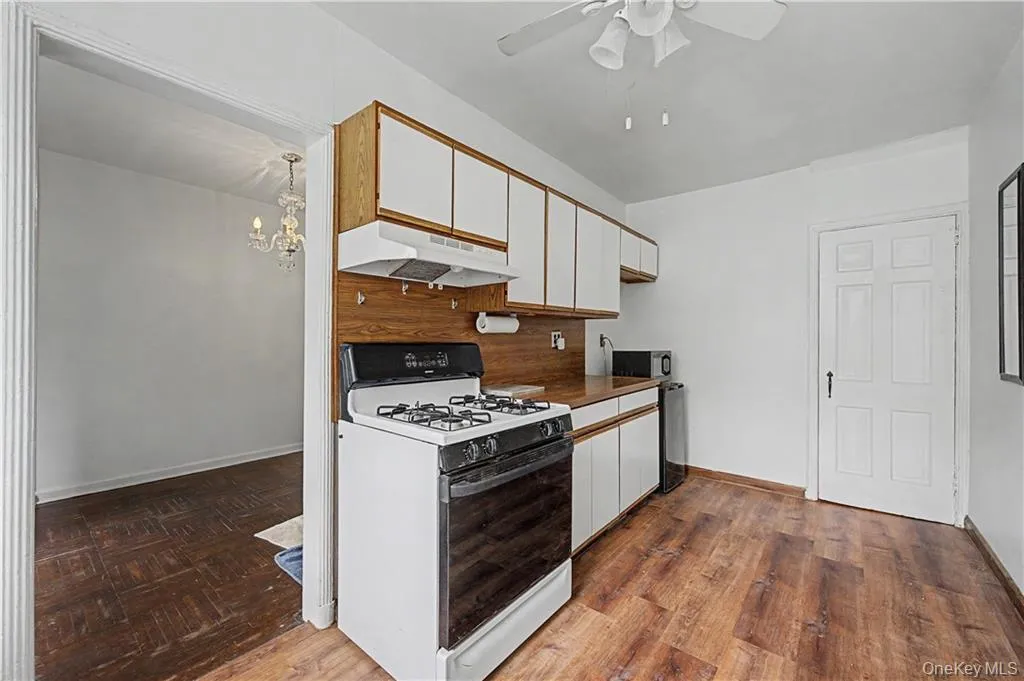 138 Van Cortlandt Park, New York, NY, 3 Bedrooms Bedrooms, 6 Rooms Rooms,2 BathroomsBathrooms,Residential,For Rent,Van Cortlandt,0,1024842 138 Van Cortlandt Park, New York, NY, 3 Bedrooms Bedrooms, 6 Rooms Rooms,2 BathroomsBathrooms,Residential,For Rent,Van Cortlandt,0,1024842