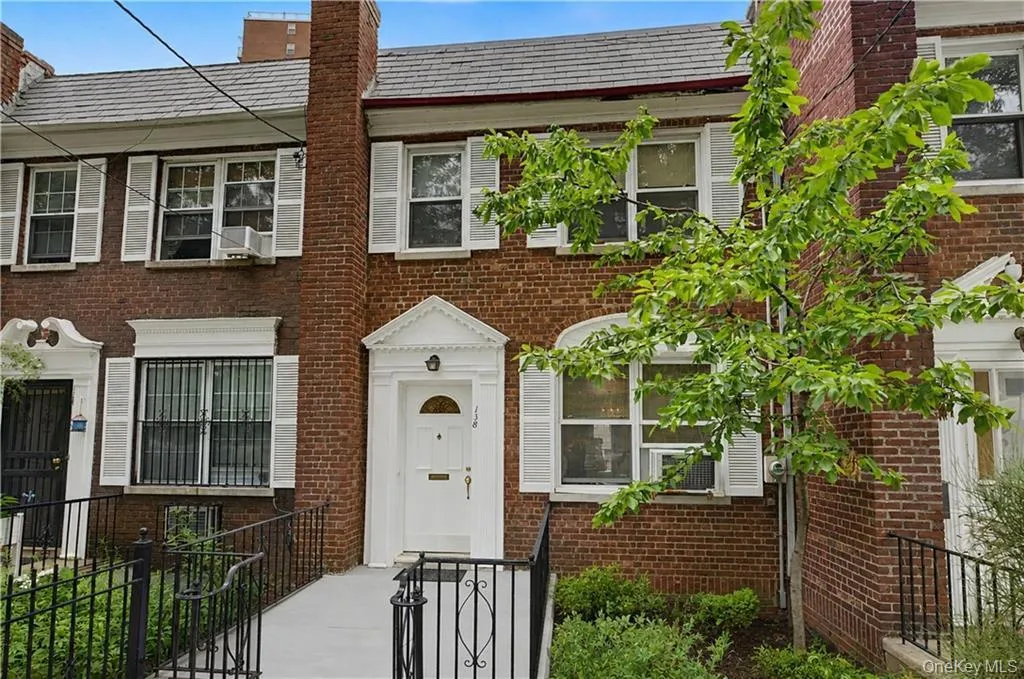 138 Van Cortlandt Park, New York, NY, 3 Bedrooms Bedrooms, 6 Rooms Rooms,2 BathroomsBathrooms,Residential,For Rent,Van Cortlandt,0,1024842 138 Van Cortlandt Park, New York, NY, 3 Bedrooms Bedrooms, 6 Rooms Rooms,2 BathroomsBathrooms,Residential,For Rent,Van Cortlandt,0,1024842