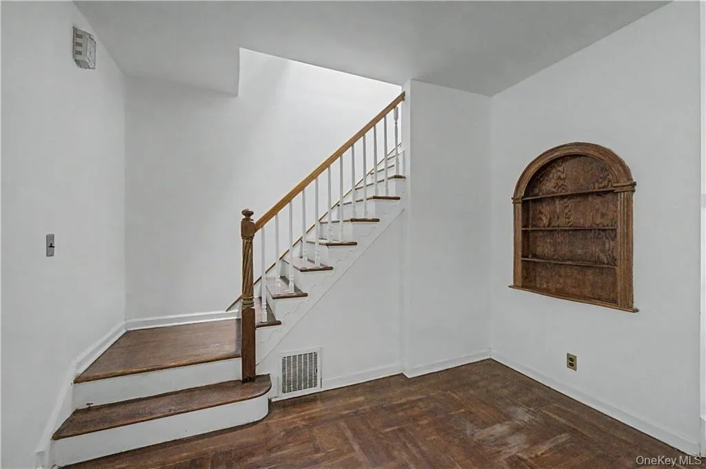 138 Van Cortlandt Park, New York, NY, 3 Bedrooms Bedrooms, 6 Rooms Rooms,2 BathroomsBathrooms,Residential,For Rent,Van Cortlandt,0,1024842 138 Van Cortlandt Park, New York, NY, 3 Bedrooms Bedrooms, 6 Rooms Rooms,2 BathroomsBathrooms,Residential,For Rent,Van Cortlandt,0,1024842