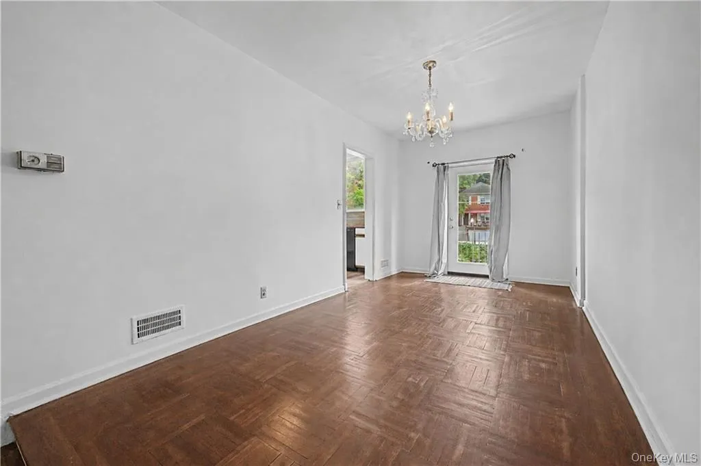 138 Van Cortlandt Park, New York, NY, 3 Bedrooms Bedrooms, 6 Rooms Rooms,2 BathroomsBathrooms,Residential,For Rent,Van Cortlandt,0,1024842 138 Van Cortlandt Park, New York, NY, 3 Bedrooms Bedrooms, 6 Rooms Rooms,2 BathroomsBathrooms,Residential,For Rent,Van Cortlandt,0,1024842