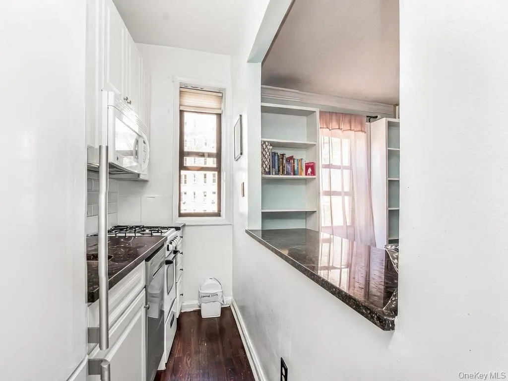 3875 Waldo Avenue, New York, NY, 1 Bedroom Bedrooms, 3 Rooms Rooms,1 BathroomBathrooms,Residential,For Rent,Waldo,0,1024849 3875 Waldo Avenue, New York, NY, 1 Bedroom Bedrooms, 3 Rooms Rooms,1 BathroomBathrooms,Residential,For Rent,Waldo,0,1024849