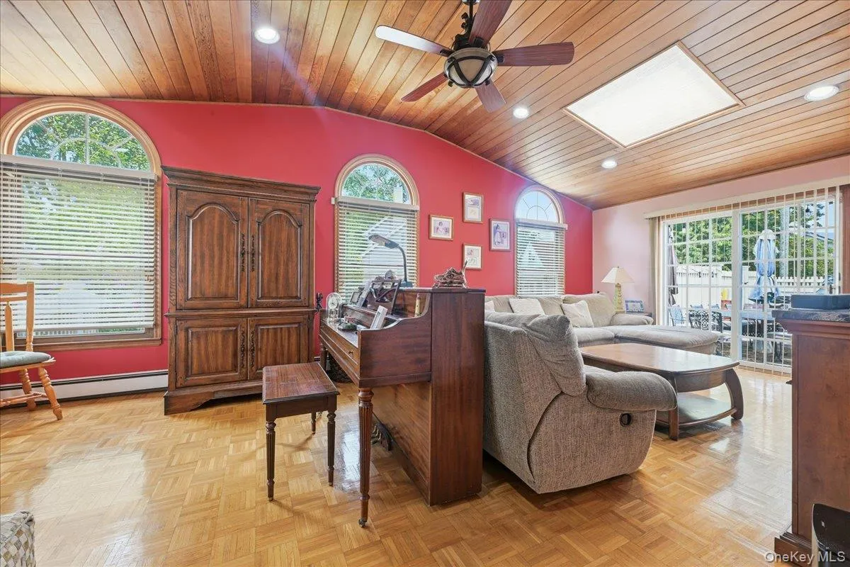 2785 Harvey Avenue, Hempstead, NY, 4 Bedrooms Bedrooms, 8 Rooms Rooms,2 BathroomsBathrooms,Residential,For Rent,Harvey,0,1024857 2785 Harvey Avenue, Hempstead, NY, 4 Bedrooms Bedrooms, 8 Rooms Rooms,2 BathroomsBathrooms,Residential,For Rent,Harvey,0,1024857