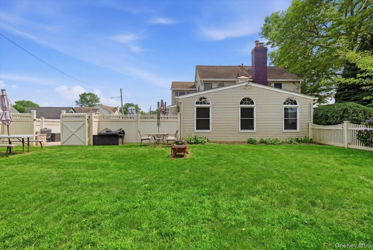 2785 Harvey Avenue, Hempstead, NY, 4 Bedrooms Bedrooms, 8 Rooms Rooms,2 BathroomsBathrooms,Residential,For Rent,Harvey,0,1024857 2785 Harvey Avenue, Hempstead, NY, 4 Bedrooms Bedrooms, 8 Rooms Rooms,2 BathroomsBathrooms,Residential,For Rent,Harvey,0,1024857