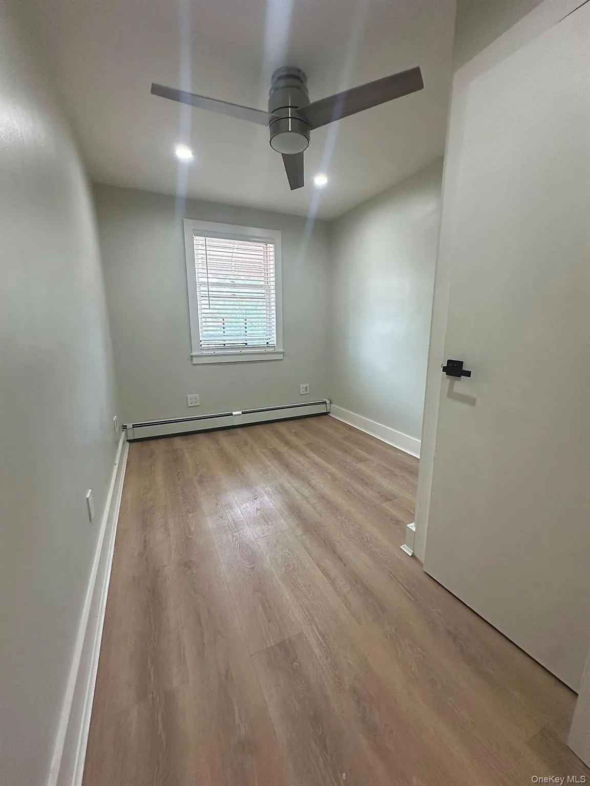 1440 Needham Avenue, New York, NY, 3 Bedrooms Bedrooms, 6 Rooms Rooms,2 BathroomsBathrooms,Residential Lease,For Rent,Needham,0,1024862 1440 Needham Avenue, New York, NY, 3 Bedrooms Bedrooms, 6 Rooms Rooms,2 BathroomsBathrooms,Residential Lease,For Rent,Needham,0,1024862