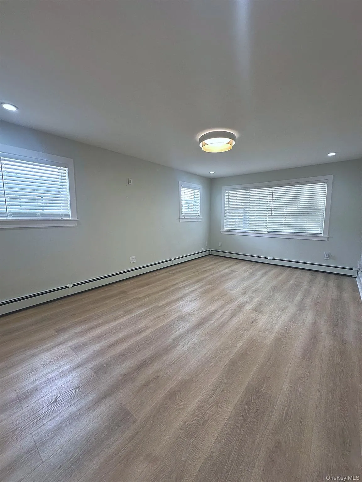 1440 Needham Avenue, New York, NY, 3 Bedrooms Bedrooms, 6 Rooms Rooms,2 BathroomsBathrooms,Residential Lease,For Rent,Needham,0,1024862 1440 Needham Avenue, New York, NY, 3 Bedrooms Bedrooms, 6 Rooms Rooms,2 BathroomsBathrooms,Residential Lease,For Rent,Needham,0,1024862