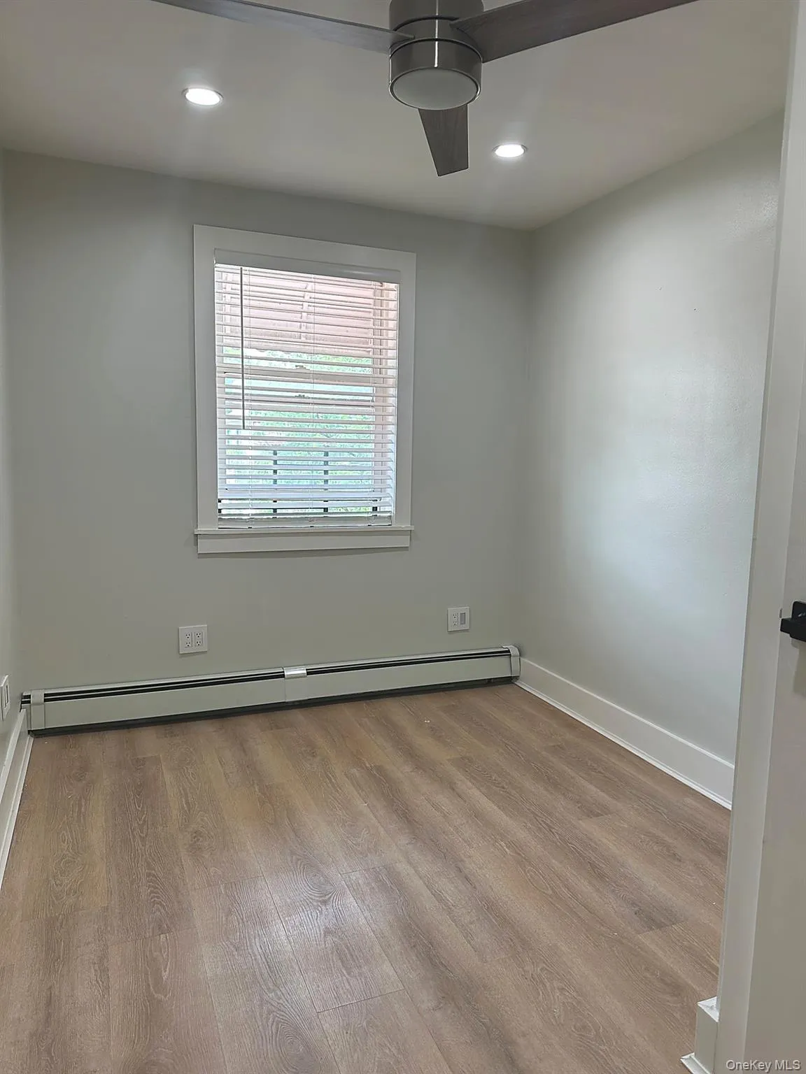 1440 Needham Avenue, New York, NY, 3 Bedrooms Bedrooms, 6 Rooms Rooms,2 BathroomsBathrooms,Residential Lease,For Rent,Needham,0,1024862 1440 Needham Avenue, New York, NY, 3 Bedrooms Bedrooms, 6 Rooms Rooms,2 BathroomsBathrooms,Residential Lease,For Rent,Needham,0,1024862