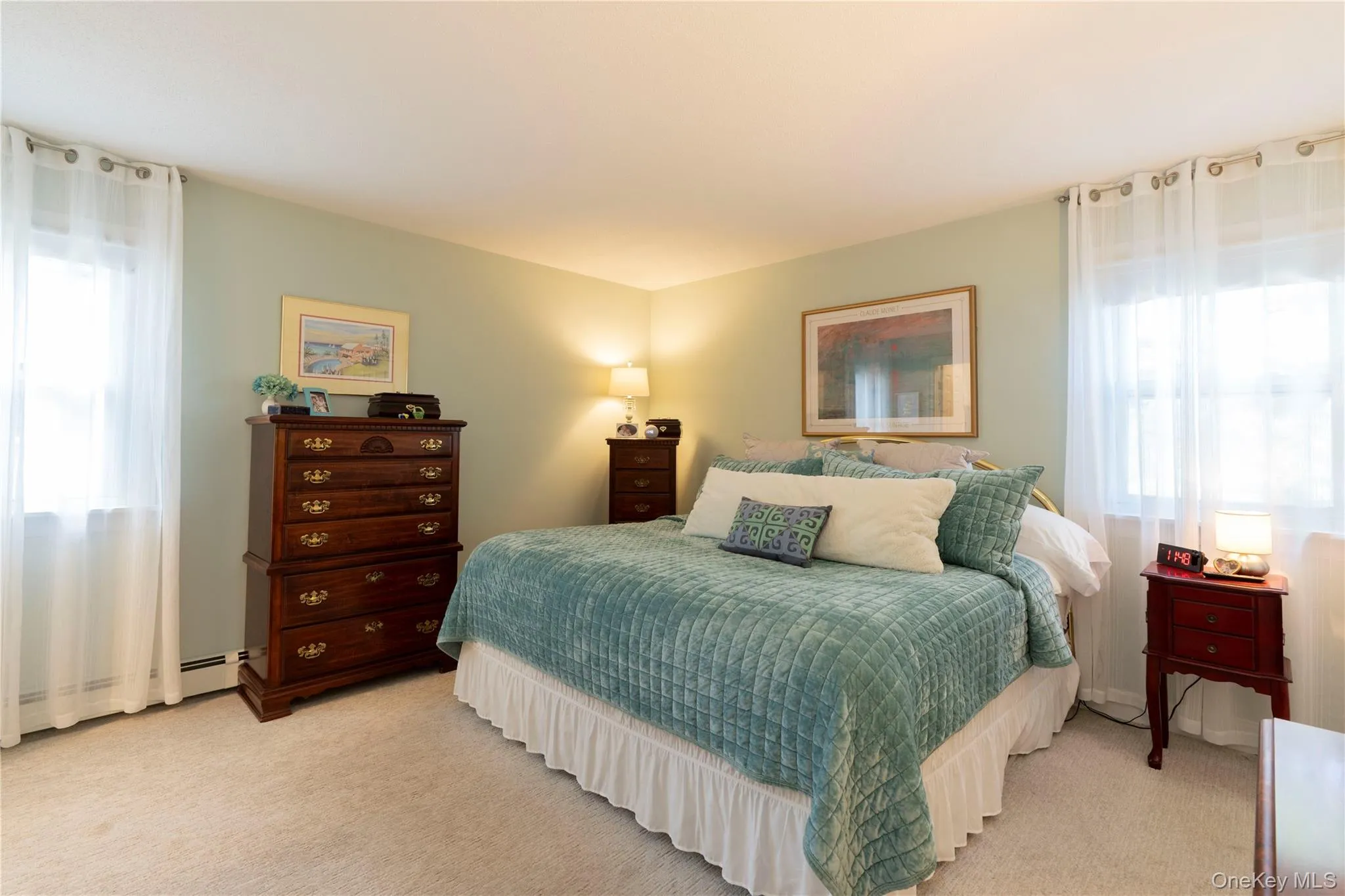 Spacious Primary Bedroom ensuite Spacious Primary Bedroom ensuite