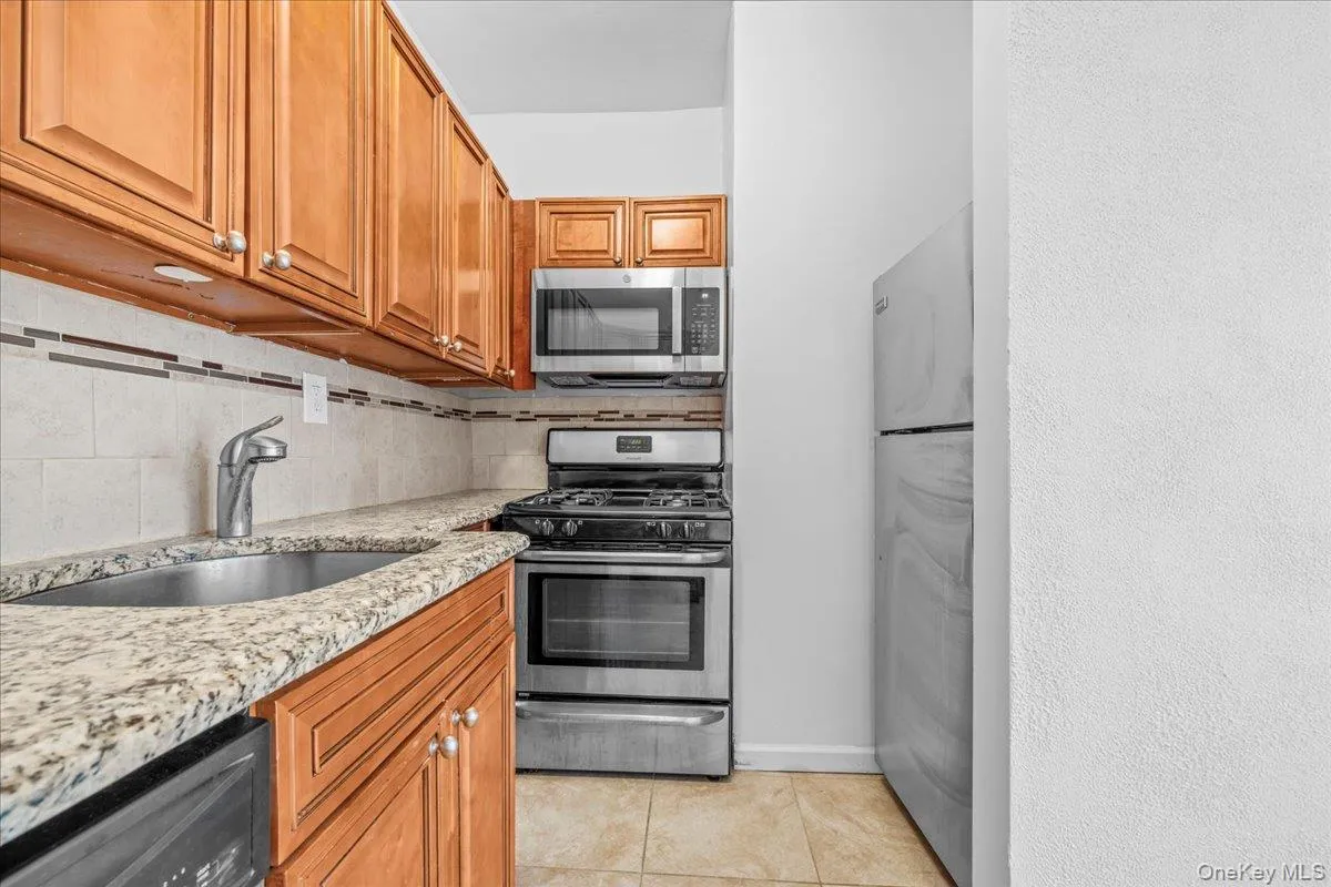 20 William Street, Mount Vernon, NY, 1 Bedroom Bedrooms, 3 Rooms Rooms,1 BathroomBathrooms,Residential,For Rent,William,0,1024868 20 William Street, Mount Vernon, NY, 1 Bedroom Bedrooms, 3 Rooms Rooms,1 BathroomBathrooms,Residential,For Rent,William,0,1024868