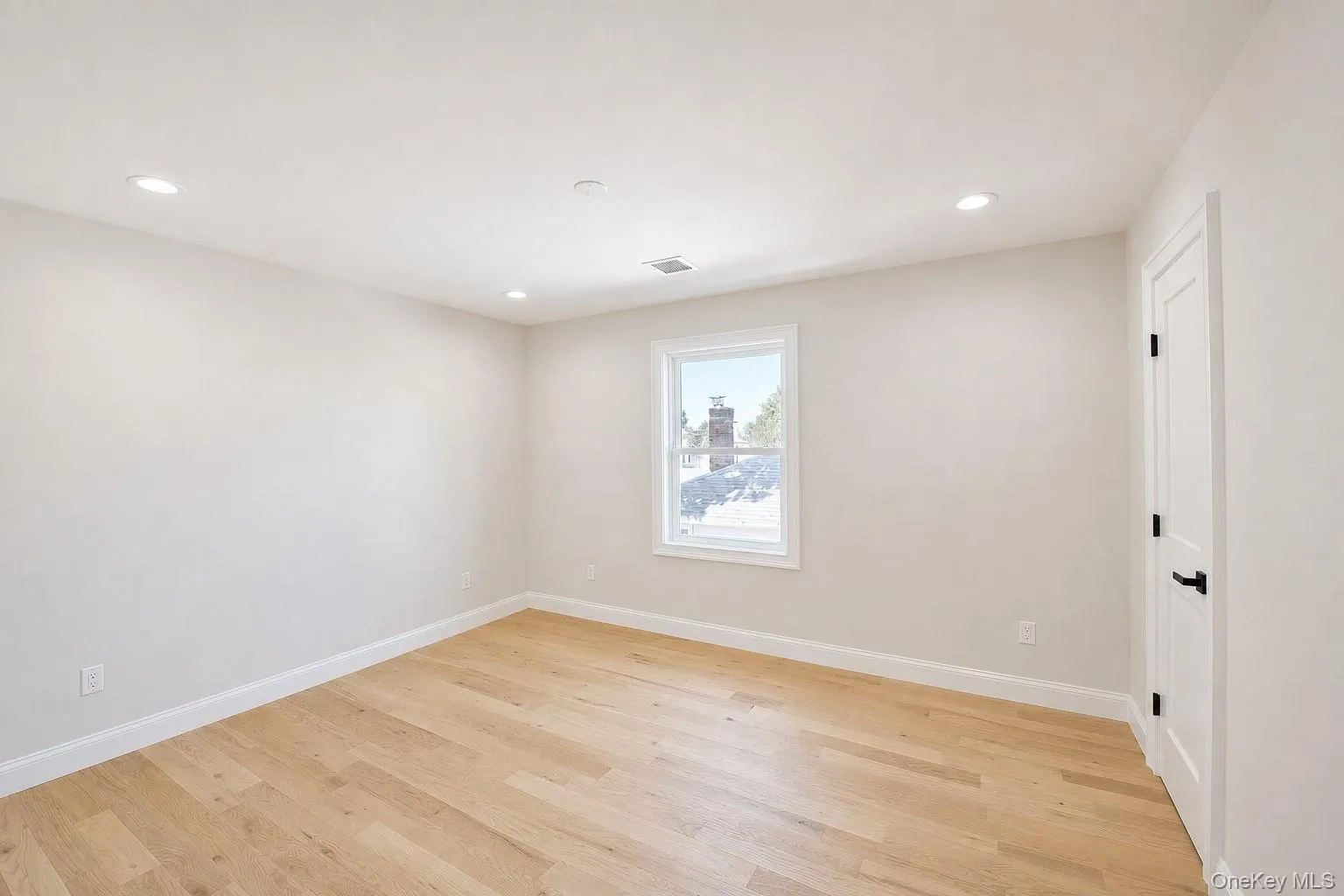 1316 R Street, Hempstead, NY, 4 Bedrooms Bedrooms, 7 Rooms Rooms,2 BathroomsBathrooms,Residential,For Rent,R,0,1024871 1316 R Street, Hempstead, NY, 4 Bedrooms Bedrooms, 7 Rooms Rooms,2 BathroomsBathrooms,Residential,For Rent,R,0,1024871
