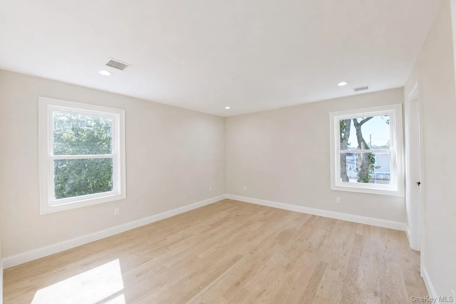 1316 R Street, Hempstead, NY, 4 Bedrooms Bedrooms, 7 Rooms Rooms,2 BathroomsBathrooms,Residential,For Rent,R,0,1024871 1316 R Street, Hempstead, NY, 4 Bedrooms Bedrooms, 7 Rooms Rooms,2 BathroomsBathrooms,Residential,For Rent,R,0,1024871