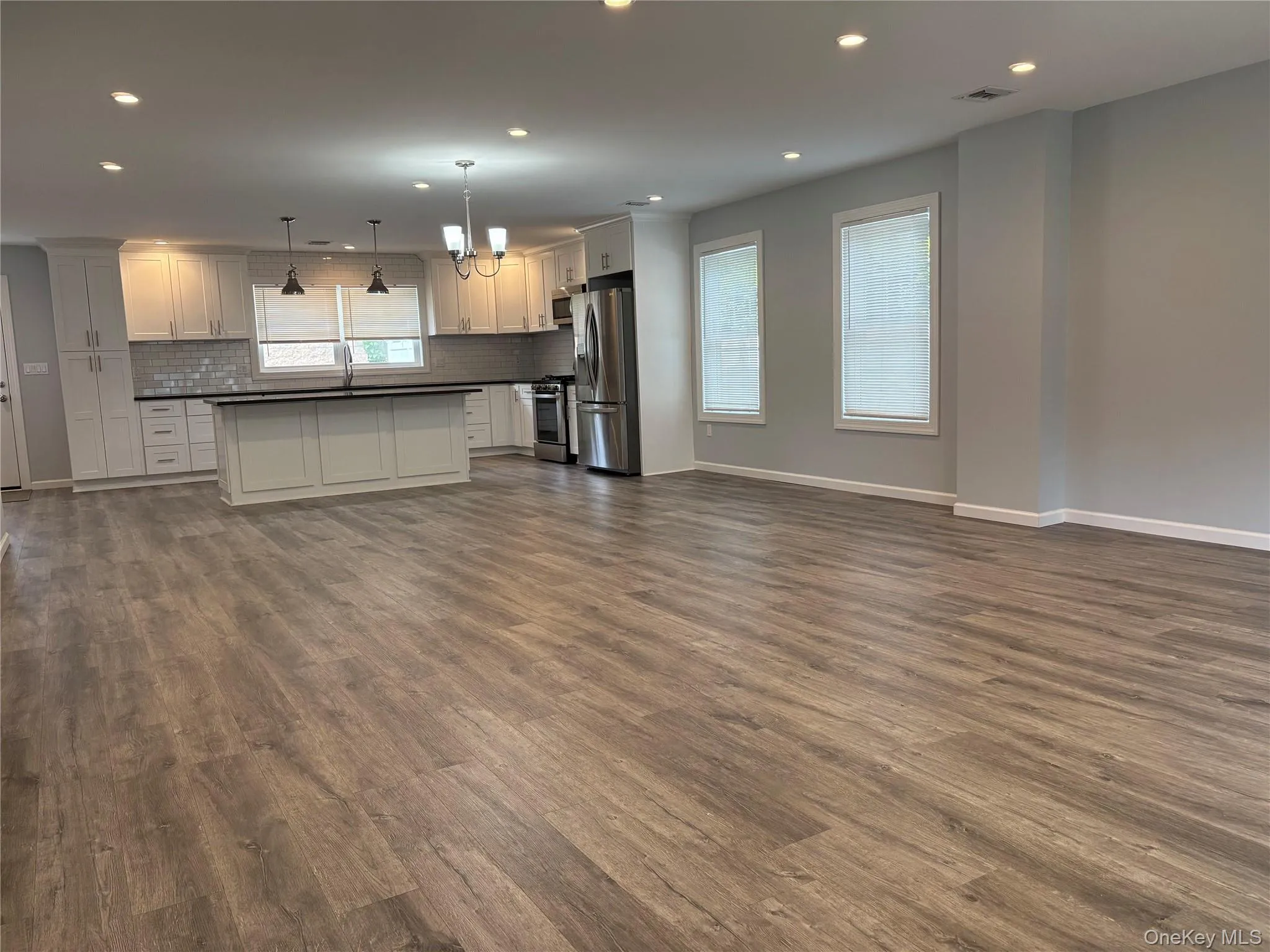 17B Dunes Lane, North Hempstead, NY, 3 Bedrooms Bedrooms, 6 Rooms Rooms,2 BathroomsBathrooms,Residential Lease,For Rent,Dunes,0,1024877 17B Dunes Lane, North Hempstead, NY, 3 Bedrooms Bedrooms, 6 Rooms Rooms,2 BathroomsBathrooms,Residential Lease,For Rent,Dunes,0,1024877