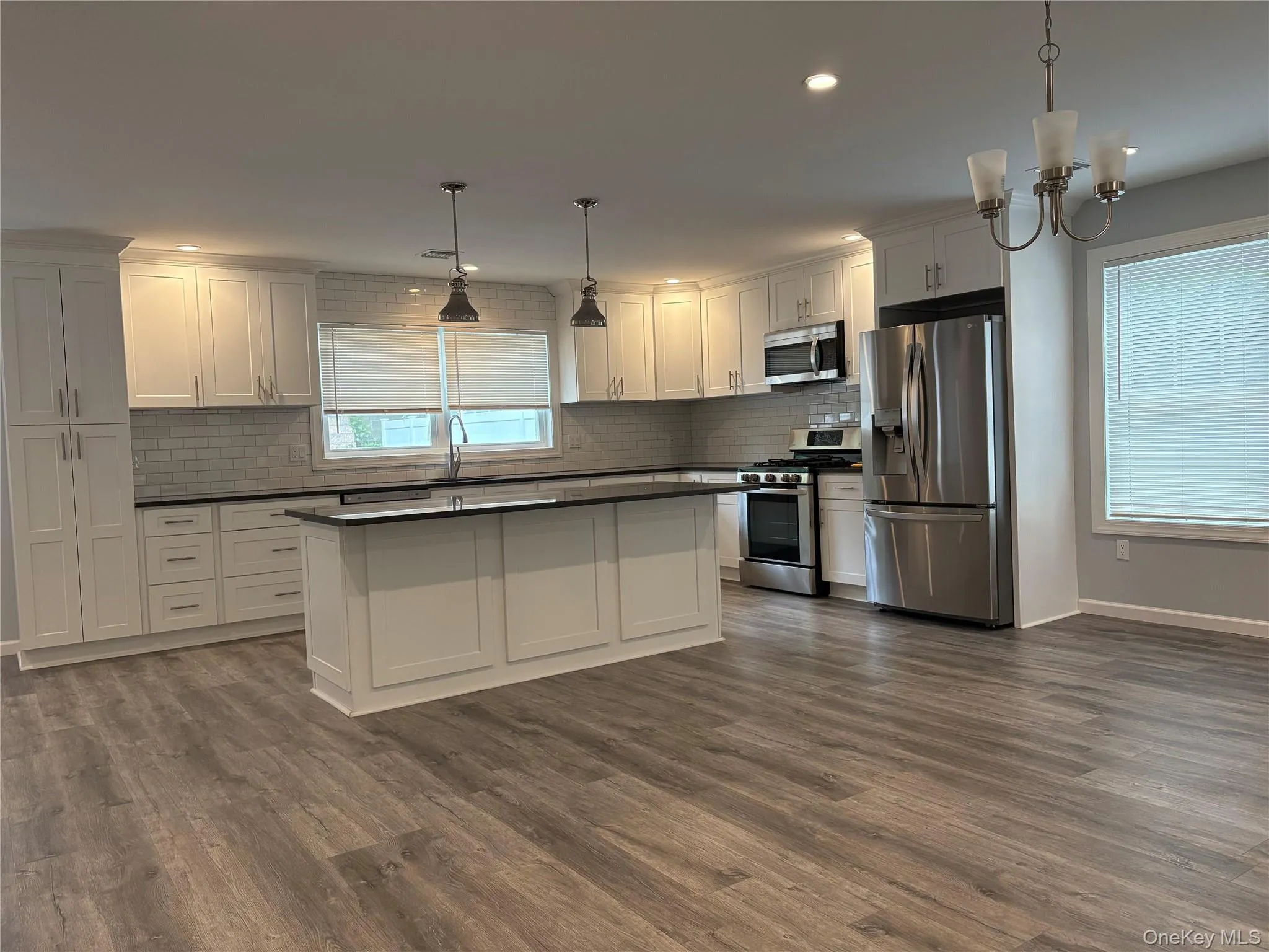 17B Dunes Lane, North Hempstead, NY, 3 Bedrooms Bedrooms, 6 Rooms Rooms,2 BathroomsBathrooms,Residential Lease,For Rent,Dunes,0,1024877 17B Dunes Lane, North Hempstead, NY, 3 Bedrooms Bedrooms, 6 Rooms Rooms,2 BathroomsBathrooms,Residential Lease,For Rent,Dunes,0,1024877