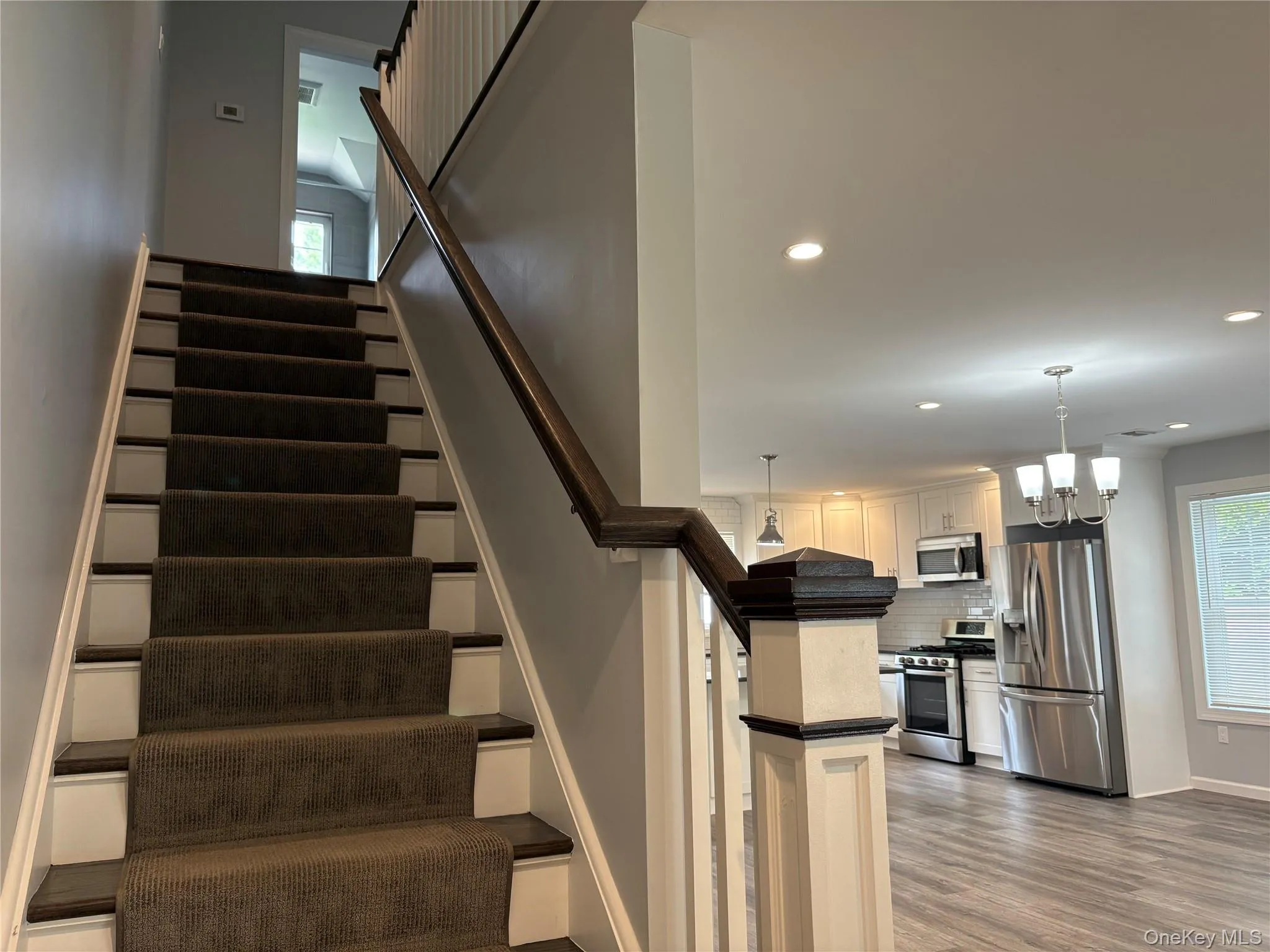 17B Dunes Lane, North Hempstead, NY, 3 Bedrooms Bedrooms, 6 Rooms Rooms,2 BathroomsBathrooms,Residential Lease,For Rent,Dunes,0,1024877 17B Dunes Lane, North Hempstead, NY, 3 Bedrooms Bedrooms, 6 Rooms Rooms,2 BathroomsBathrooms,Residential Lease,For Rent,Dunes,0,1024877