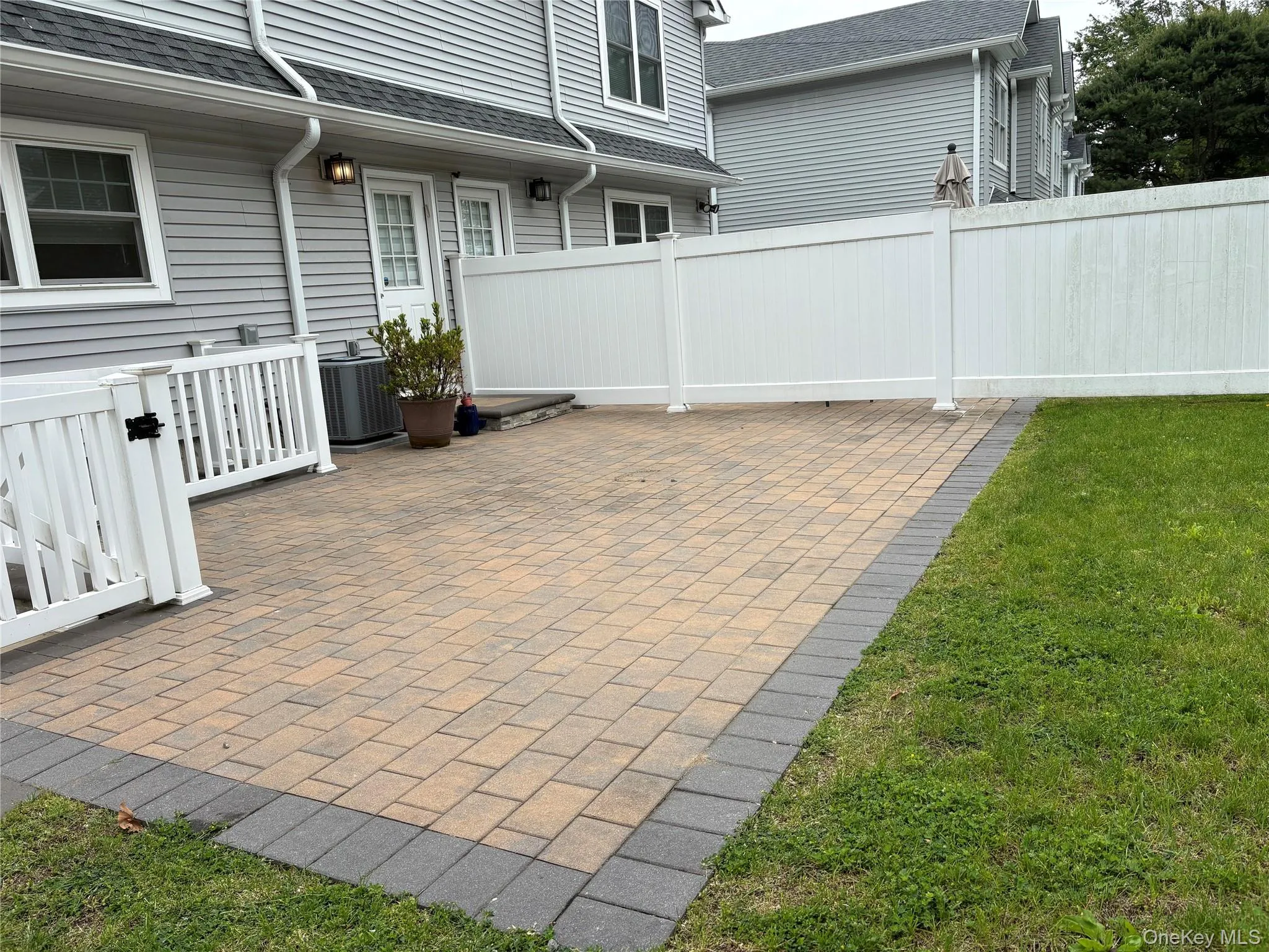 17B Dunes Lane, North Hempstead, NY, 3 Bedrooms Bedrooms, 6 Rooms Rooms,2 BathroomsBathrooms,Residential Lease,For Rent,Dunes,0,1024877 17B Dunes Lane, North Hempstead, NY, 3 Bedrooms Bedrooms, 6 Rooms Rooms,2 BathroomsBathrooms,Residential Lease,For Rent,Dunes,0,1024877