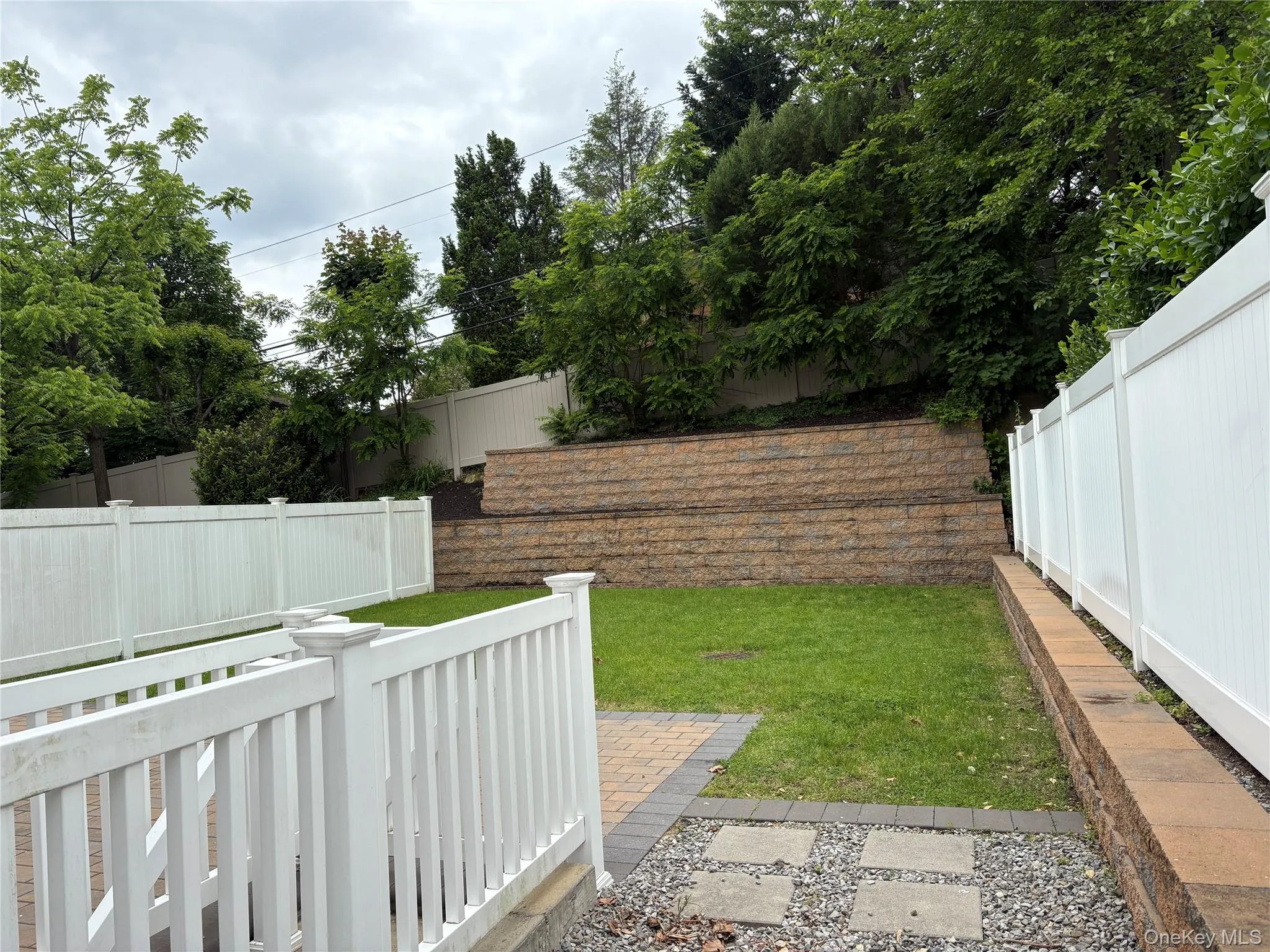 17B Dunes Lane, North Hempstead, NY, 3 Bedrooms Bedrooms, 6 Rooms Rooms,2 BathroomsBathrooms,Residential Lease,For Rent,Dunes,0,1024877 17B Dunes Lane, North Hempstead, NY, 3 Bedrooms Bedrooms, 6 Rooms Rooms,2 BathroomsBathrooms,Residential Lease,For Rent,Dunes,0,1024877