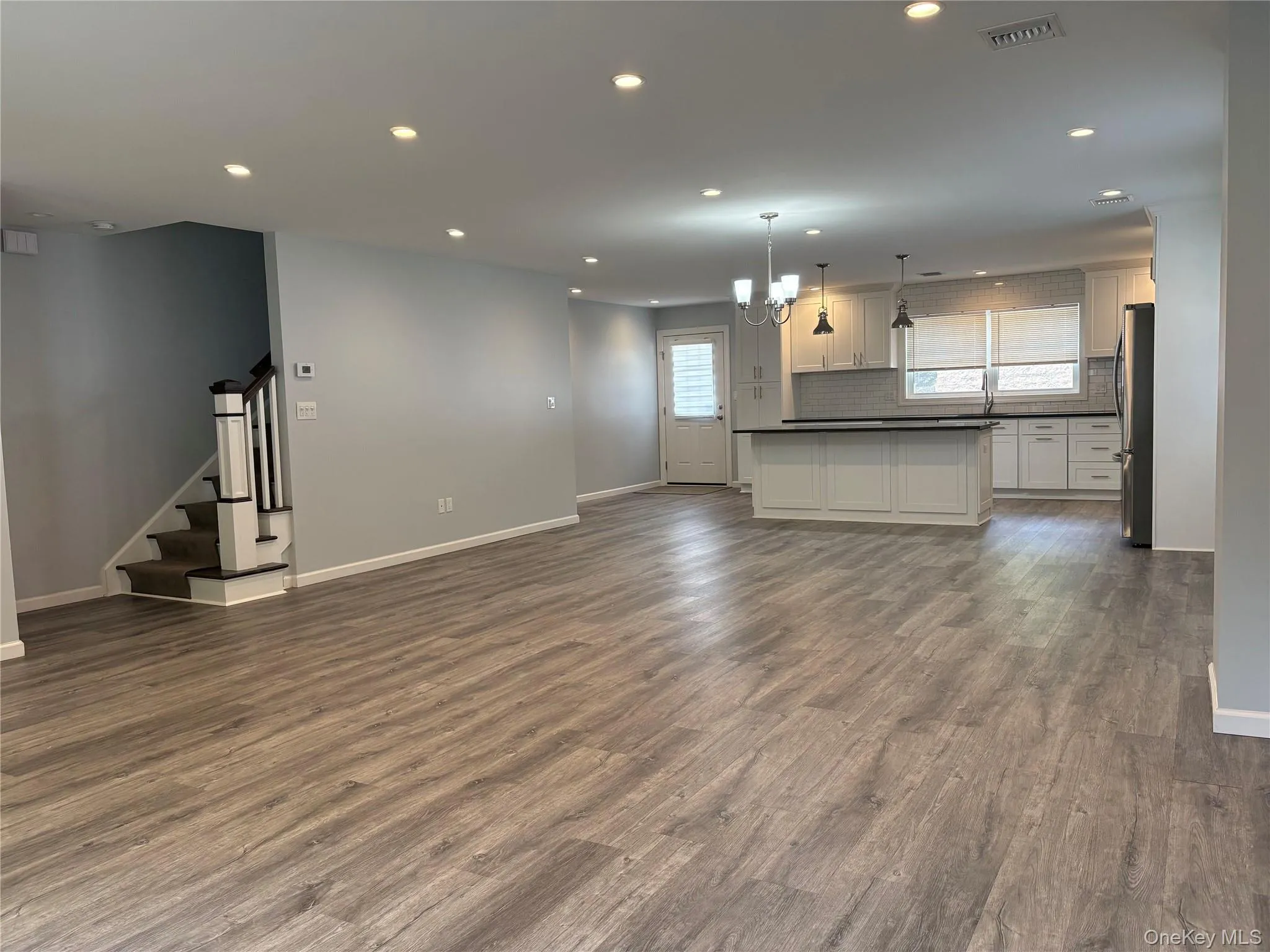 17B Dunes Lane, North Hempstead, NY, 3 Bedrooms Bedrooms, 6 Rooms Rooms,2 BathroomsBathrooms,Residential Lease,For Rent,Dunes,0,1024877 17B Dunes Lane, North Hempstead, NY, 3 Bedrooms Bedrooms, 6 Rooms Rooms,2 BathroomsBathrooms,Residential Lease,For Rent,Dunes,0,1024877