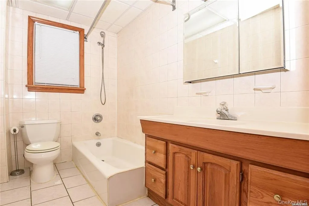 51 Thorman Avenue, Oyster Bay, NY, 2 Bedrooms Bedrooms, 5 Rooms Rooms,1 BathroomBathrooms,Residential Lease,For Rent,Thorman,0,1024878 51 Thorman Avenue, Oyster Bay, NY, 2 Bedrooms Bedrooms, 5 Rooms Rooms,1 BathroomBathrooms,Residential Lease,For Rent,Thorman,0,1024878