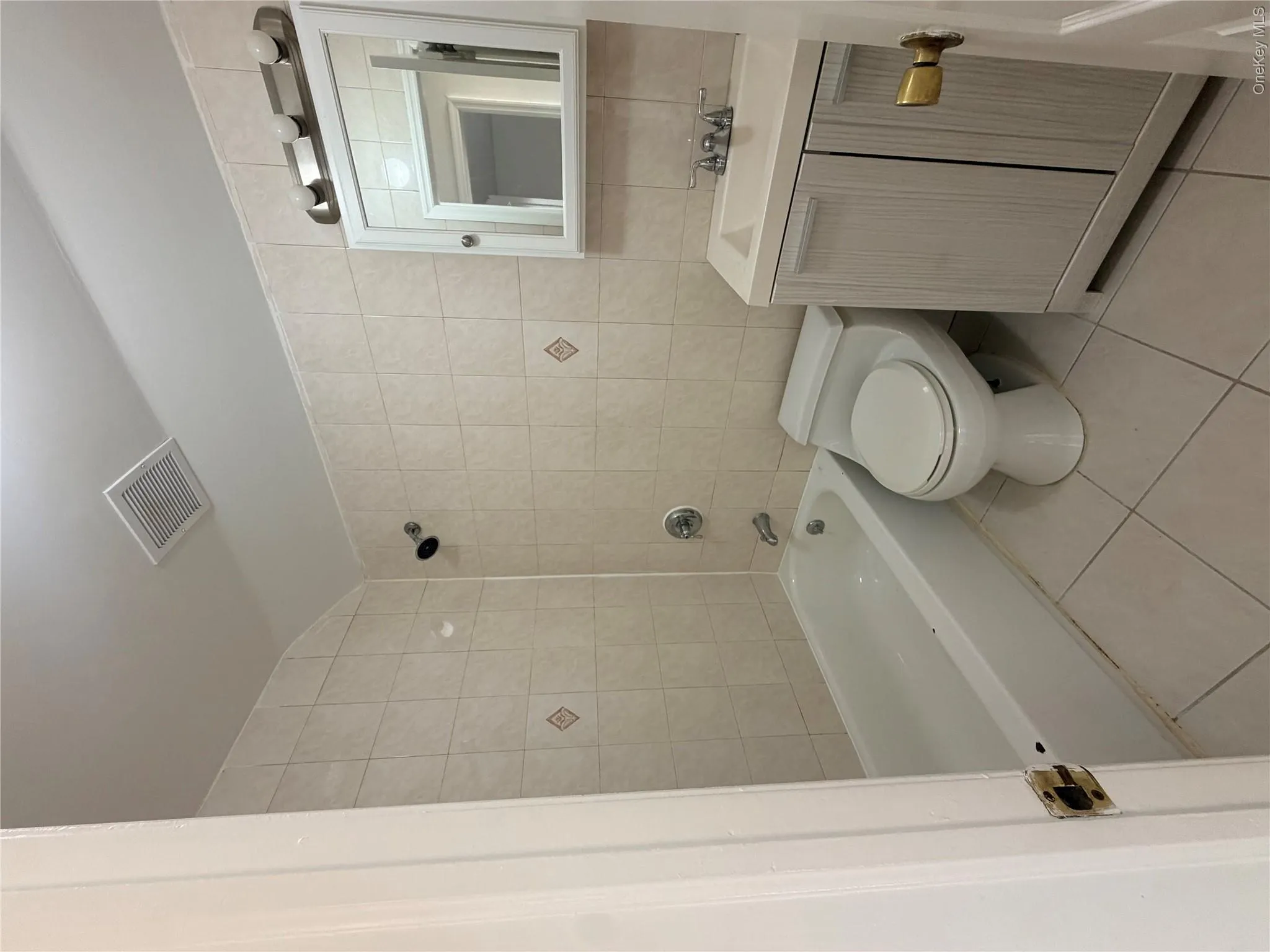 8418 129th Street, New York, NY, 3 Bedrooms Bedrooms, 7 Rooms Rooms,2 BathroomsBathrooms,Residential Lease,For Rent,129th,0,1024889 8418 129th Street, New York, NY, 3 Bedrooms Bedrooms, 7 Rooms Rooms,2 BathroomsBathrooms,Residential Lease,For Rent,129th,0,1024889