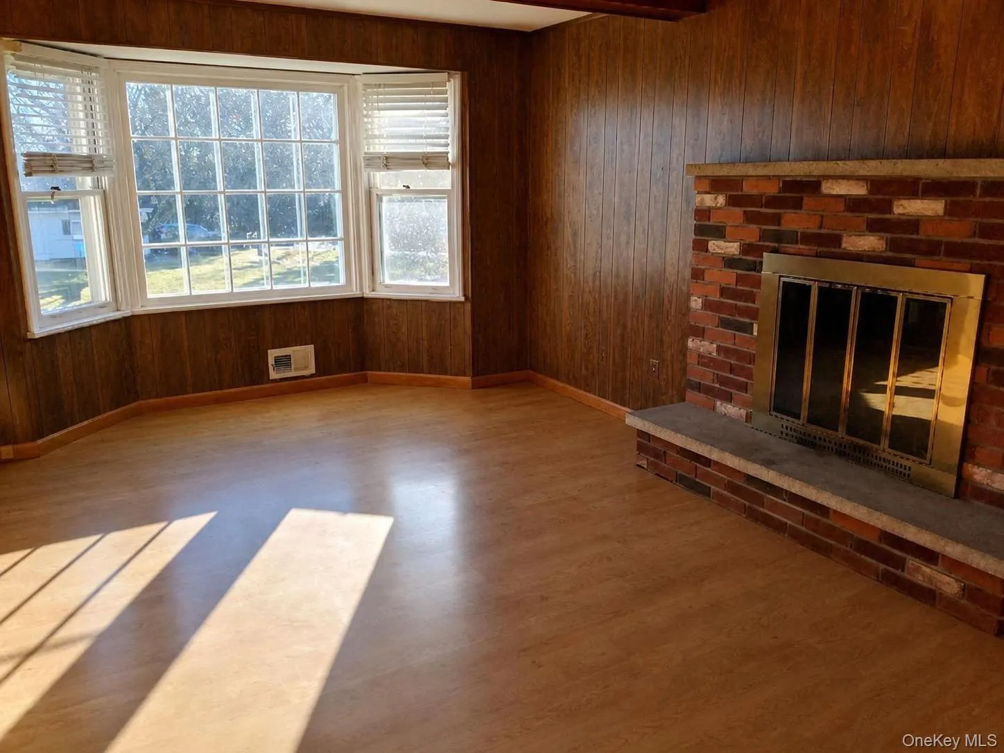 15 Crestview Drive, Out Of Area, NY, 4 Bedrooms Bedrooms, 8 Rooms Rooms,2 BathroomsBathrooms,Residential Lease,For Rent,Crestview,0,1024891 15 Crestview Drive, Out Of Area, NY, 4 Bedrooms Bedrooms, 8 Rooms Rooms,2 BathroomsBathrooms,Residential Lease,For Rent,Crestview,0,1024891