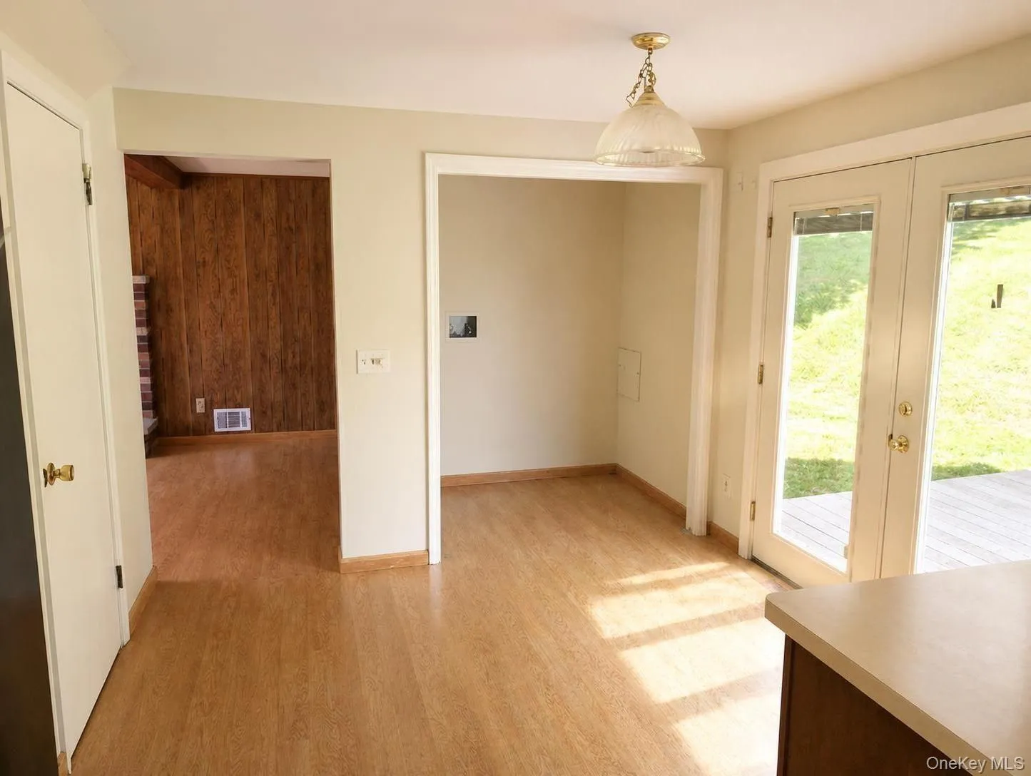 15 Crestview Drive, Out Of Area, NY, 4 Bedrooms Bedrooms, 8 Rooms Rooms,2 BathroomsBathrooms,Residential Lease,For Rent,Crestview,0,1024891 15 Crestview Drive, Out Of Area, NY, 4 Bedrooms Bedrooms, 8 Rooms Rooms,2 BathroomsBathrooms,Residential Lease,For Rent,Crestview,0,1024891