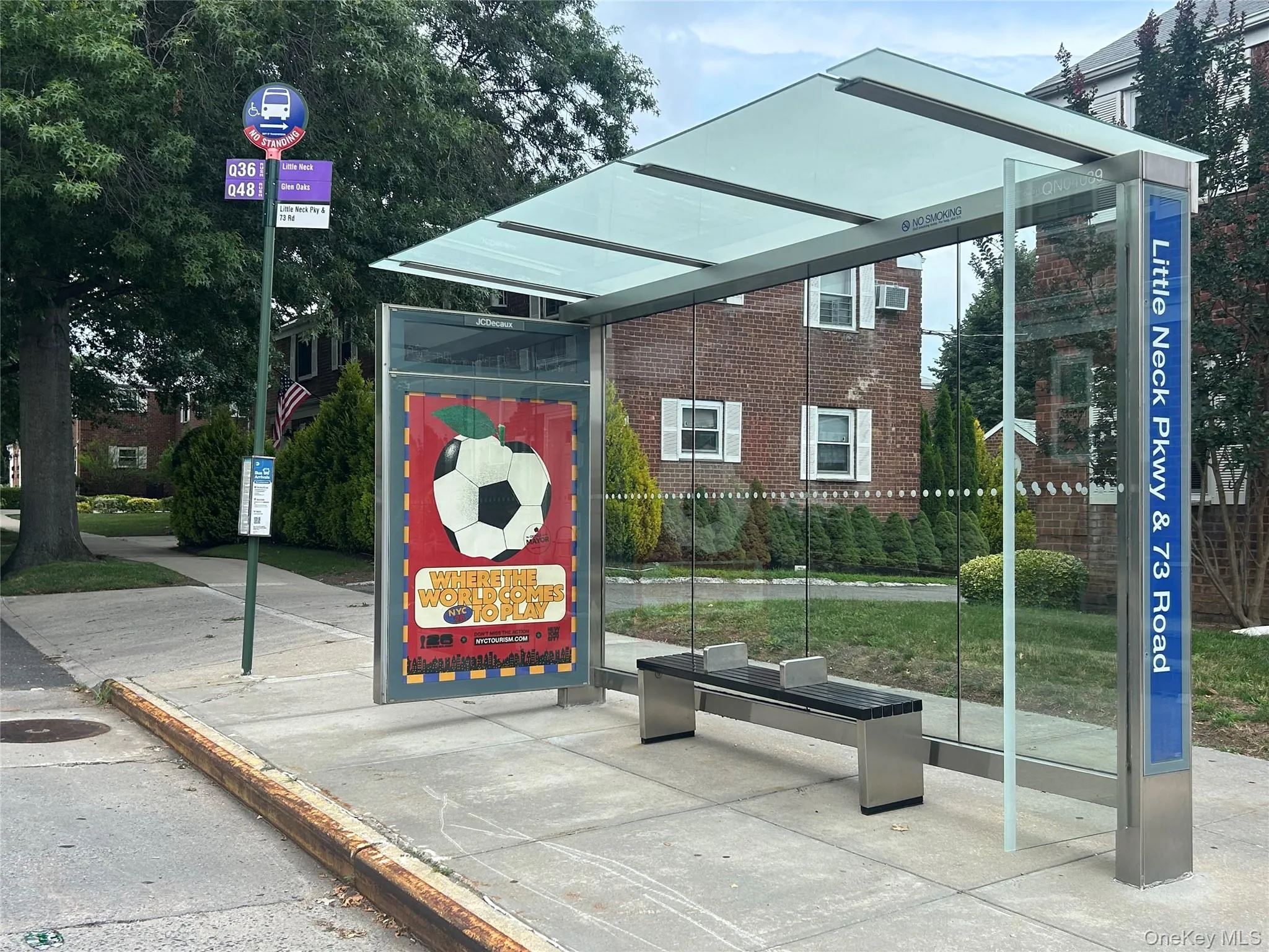 Bus Spot right outside of unit. Bus Spot right outside of unit.
