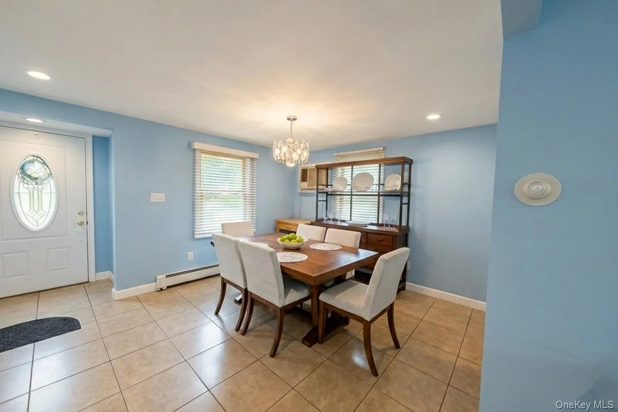 120 Aspen Road, Smithtown, NY, 4 Bedrooms Bedrooms, 6 Rooms Rooms,2 BathroomsBathrooms,Residential,For Rent,Aspen,0,1024895 120 Aspen Road, Smithtown, NY, 4 Bedrooms Bedrooms, 6 Rooms Rooms,2 BathroomsBathrooms,Residential,For Rent,Aspen,0,1024895