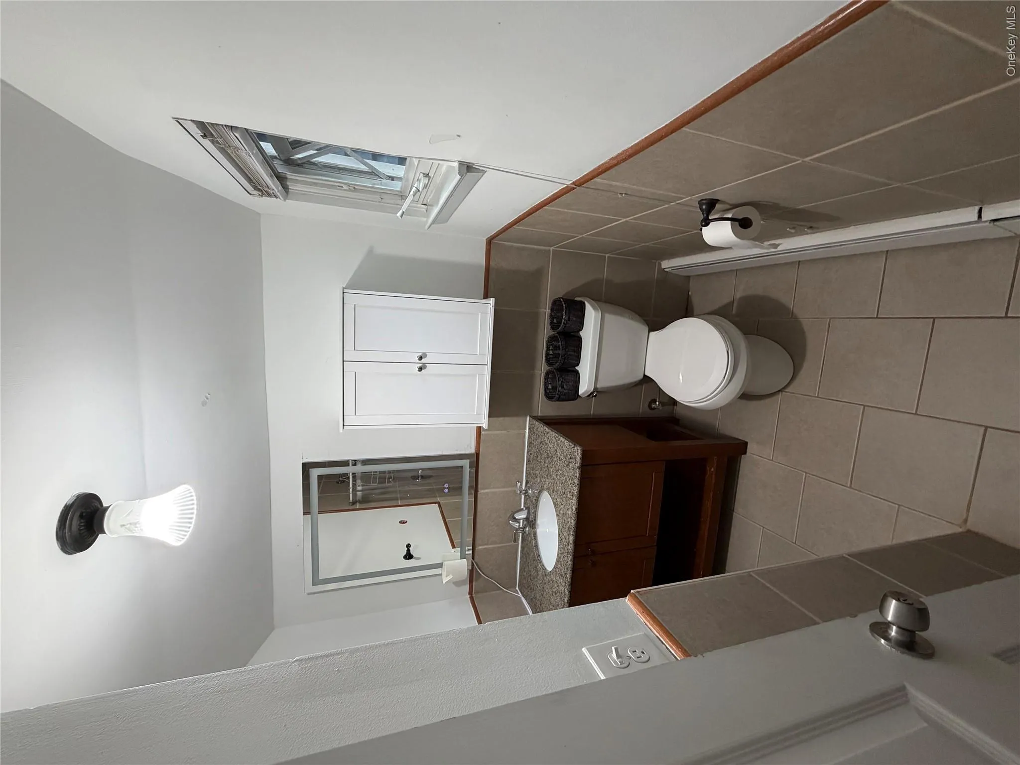 1390 America Avenue, West Babylon, NY, 1 Bedroom Bedrooms, 5 Room Rooms,1 BathroomBathrooms,Residential Lease,For Rent,America,0,1024898 1390 America Avenue, West Babylon, NY, 1 Bedroom Bedrooms, 5 Room Rooms,1 BathroomBathrooms,Residential Lease,For Rent,America,0,1024898