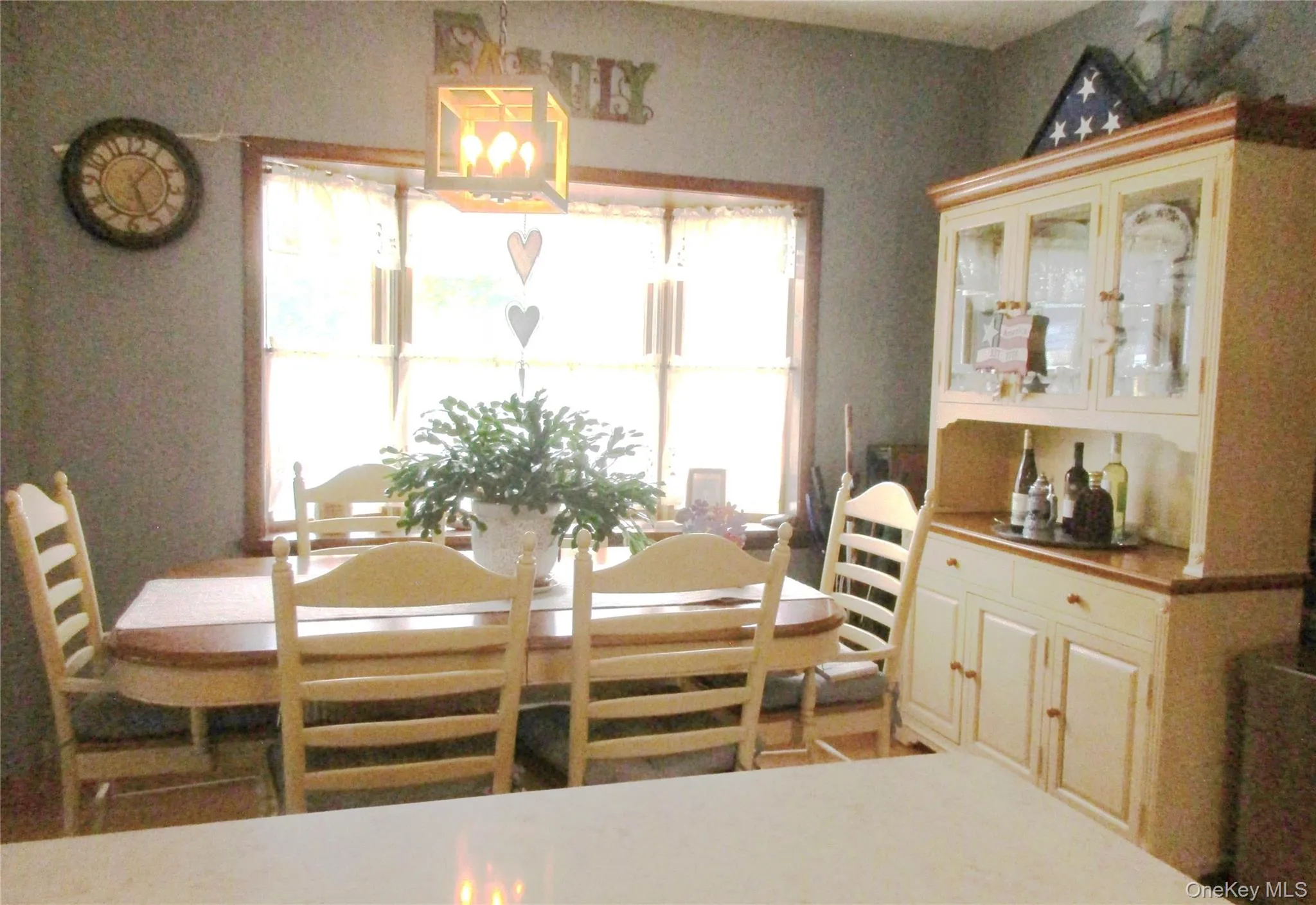 Open kitchen to Dining Room - Large Island Open kitchen to Dining Room - Large Island