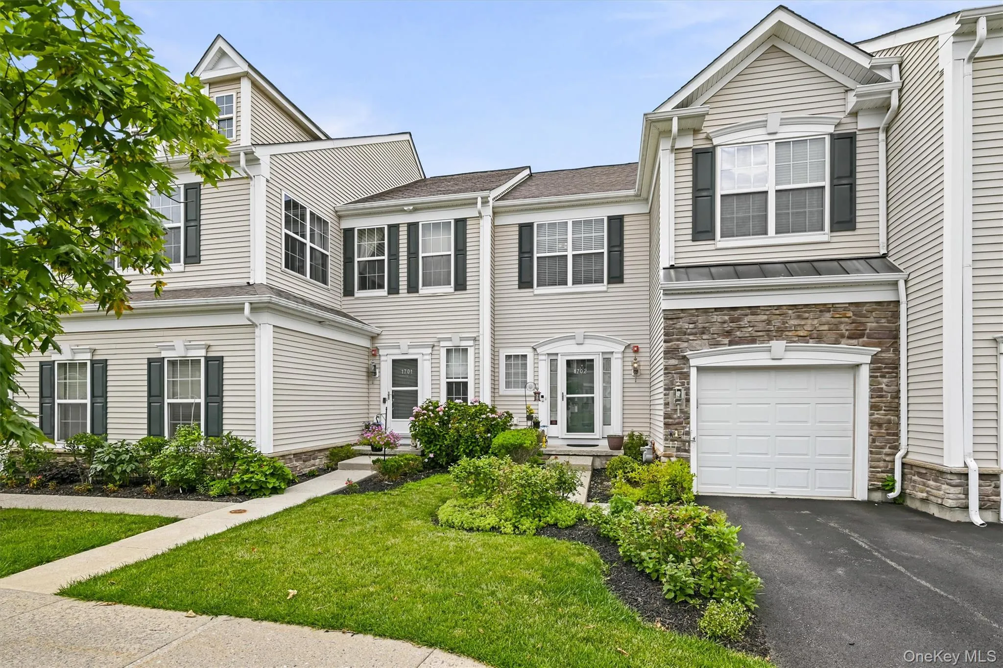 The Longwood model is over 1800 square feet The Longwood model is over 1800 square feet