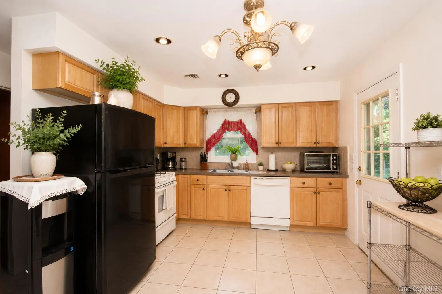 12 Princeton Drive, Huntington, NY, 5 Bedrooms Bedrooms, 7 Rooms Rooms,2 BathroomsBathrooms,Residential,For Rent,Princeton,0,1024922 12 Princeton Drive, Huntington, NY, 5 Bedrooms Bedrooms, 7 Rooms Rooms,2 BathroomsBathrooms,Residential,For Rent,Princeton,0,1024922